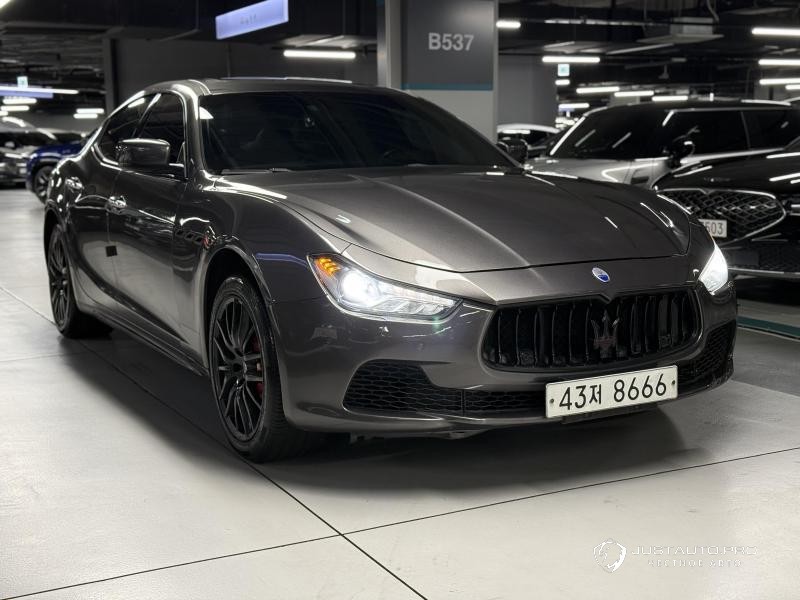 Автомобиль Maserati Ghibli