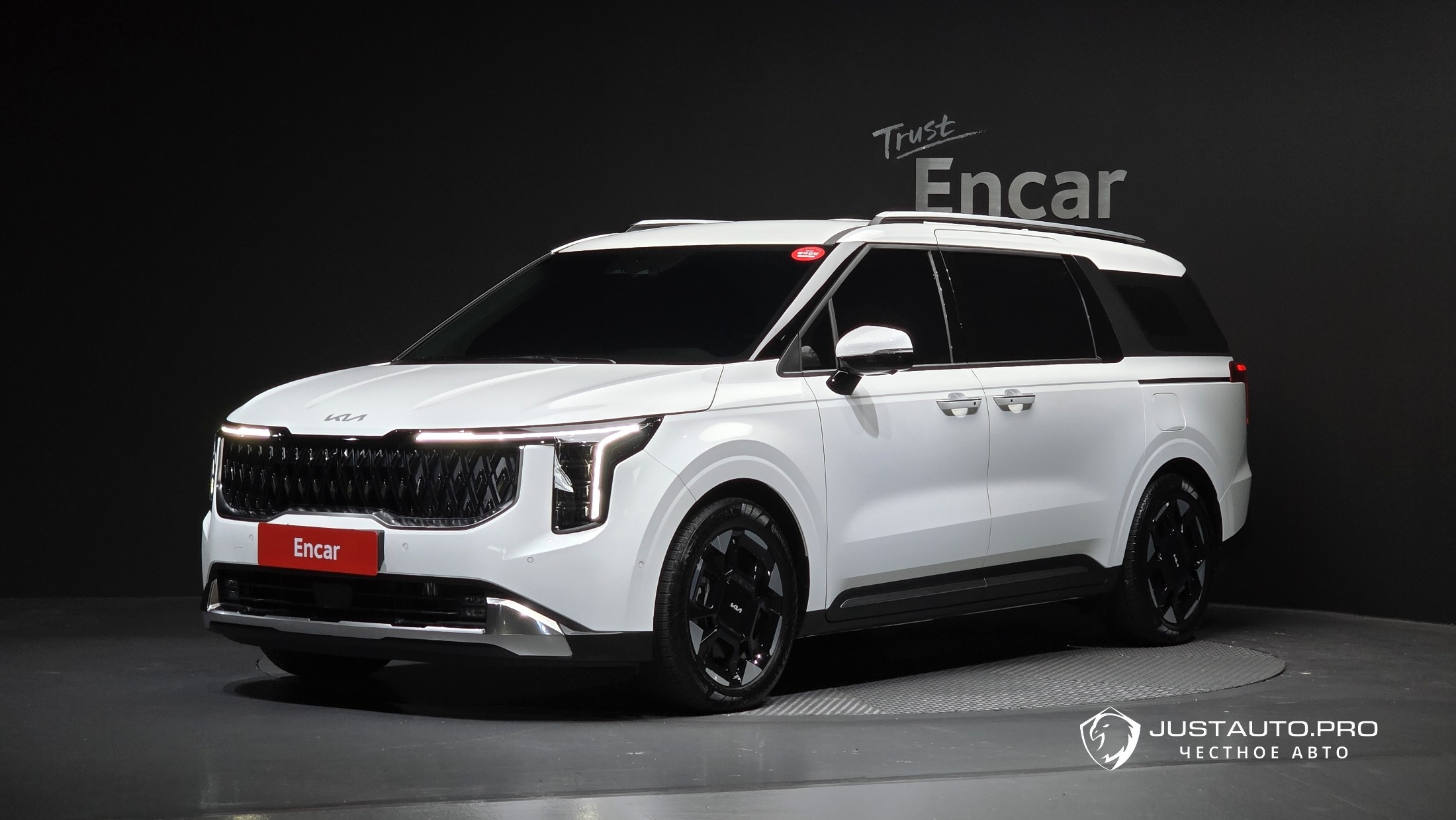 Автомобиль Kia Canival