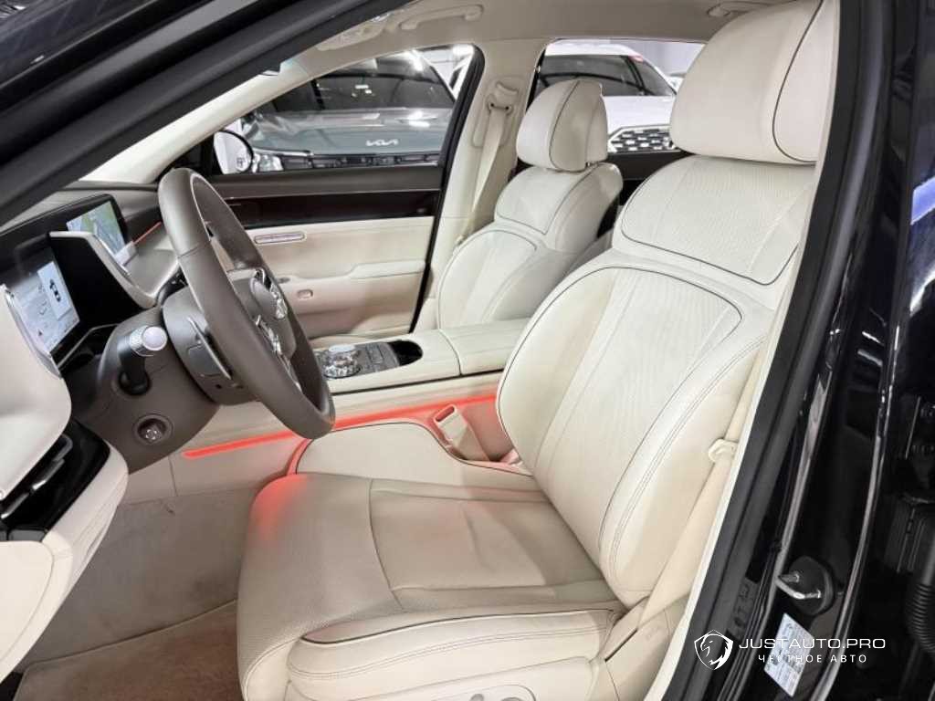Автомобиль Genesis G90