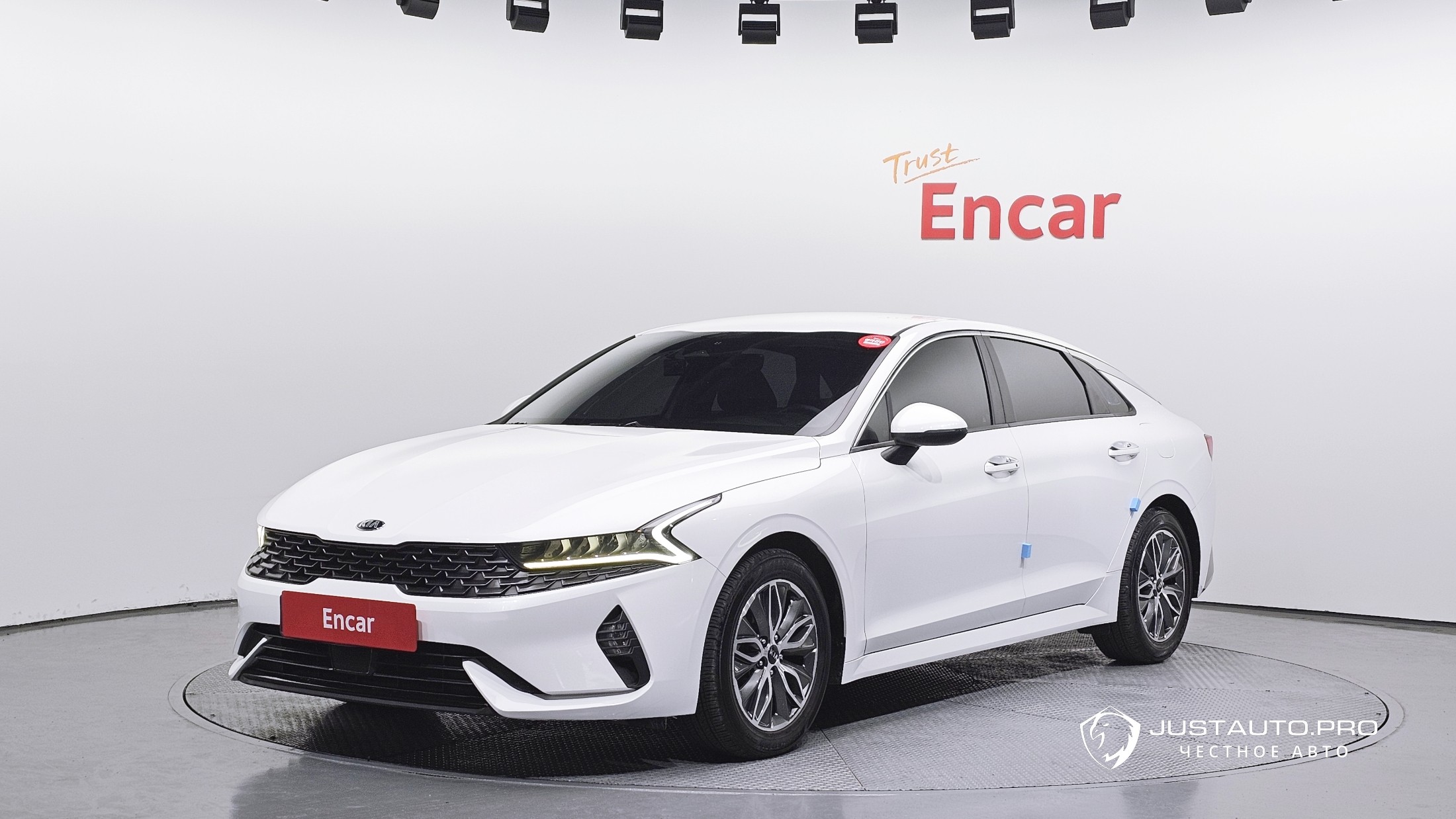 Автомобиль Kia K5