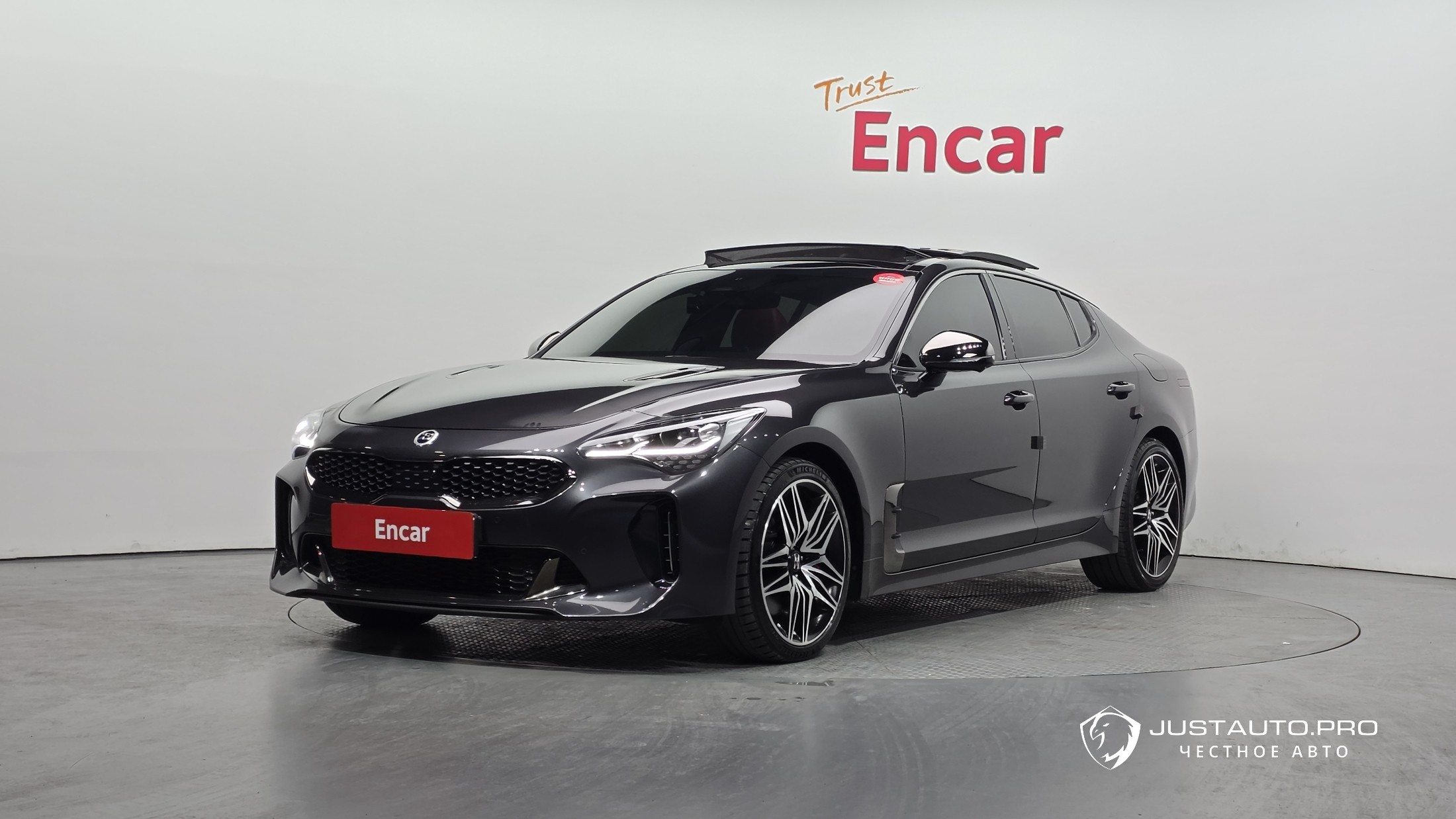 Автомобиль Kia Stinger