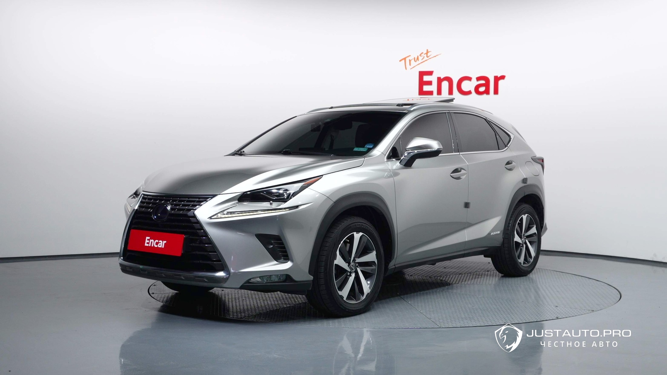 Автомобиль Lexus NX