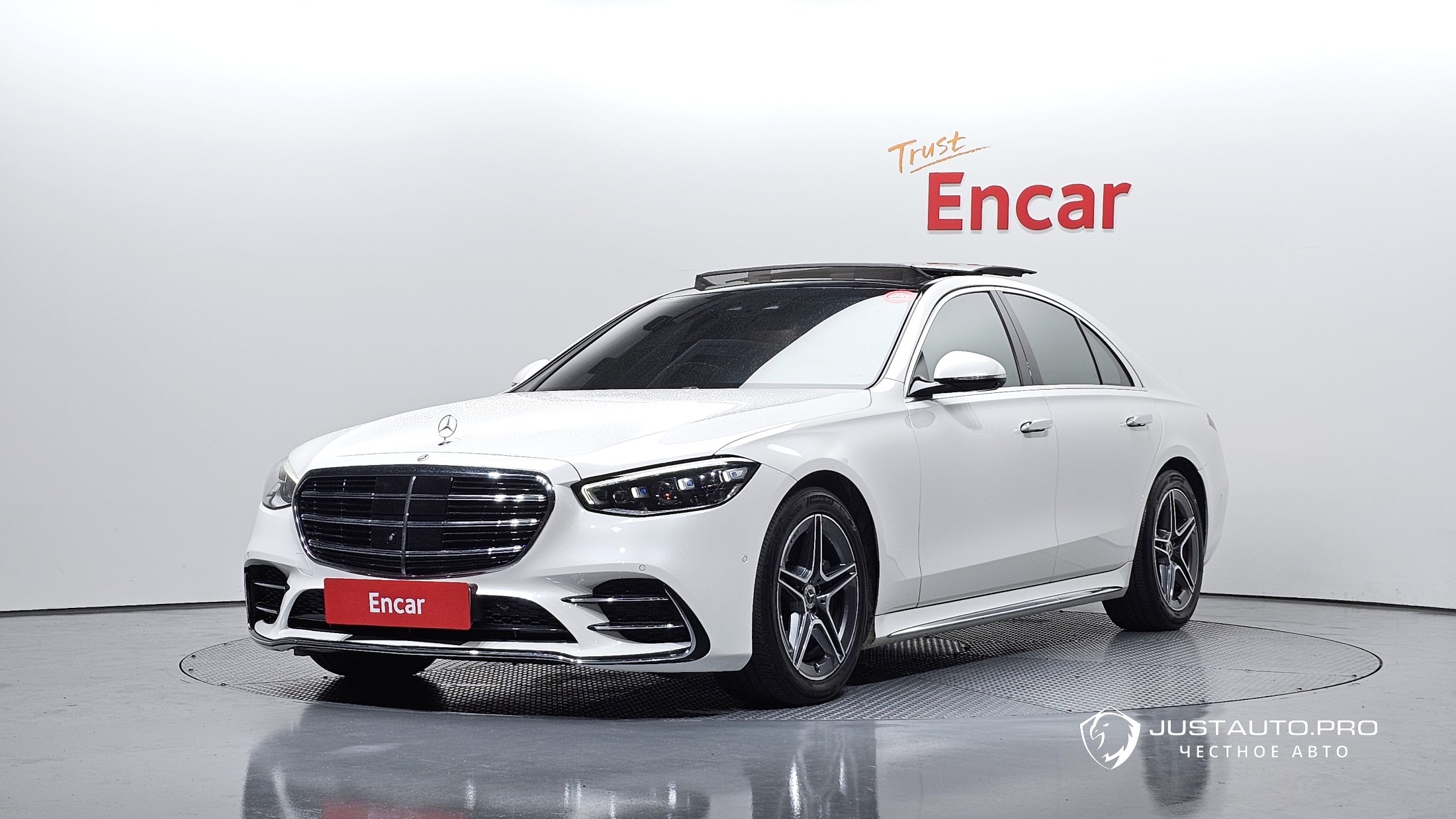Автомобиль Mercedes-Benz S-Class