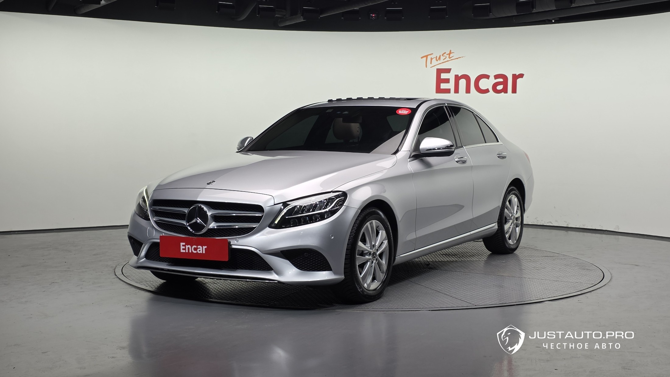 Автомобиль Mercedes-Benz C-Class