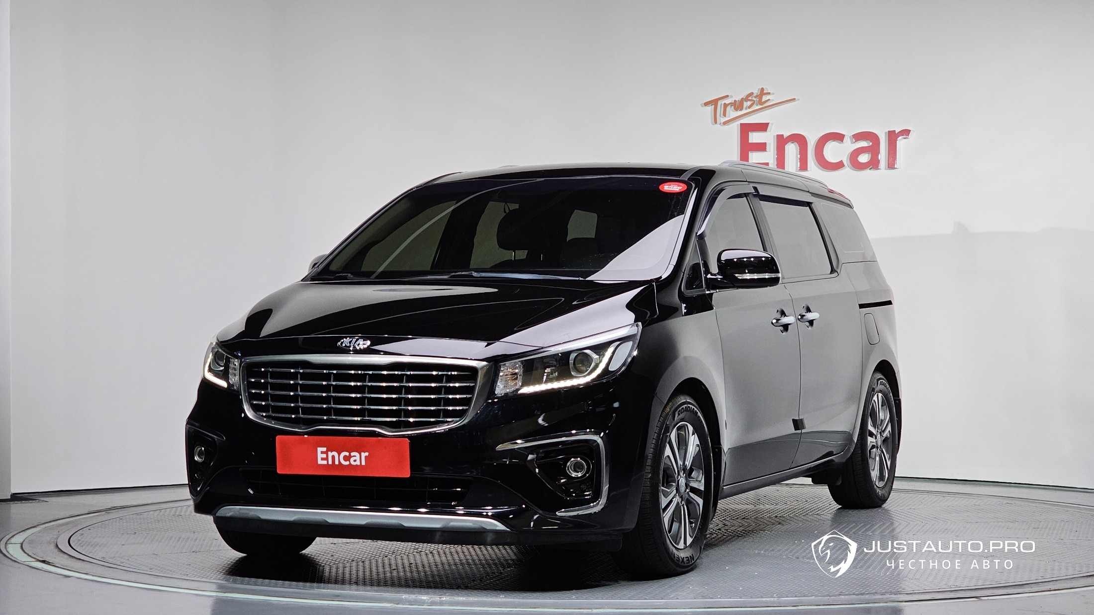 Автомобиль Kia Canival