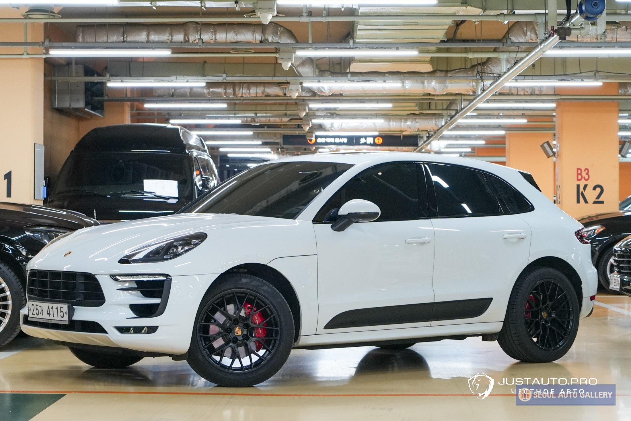 Автомобиль Porsche Macan