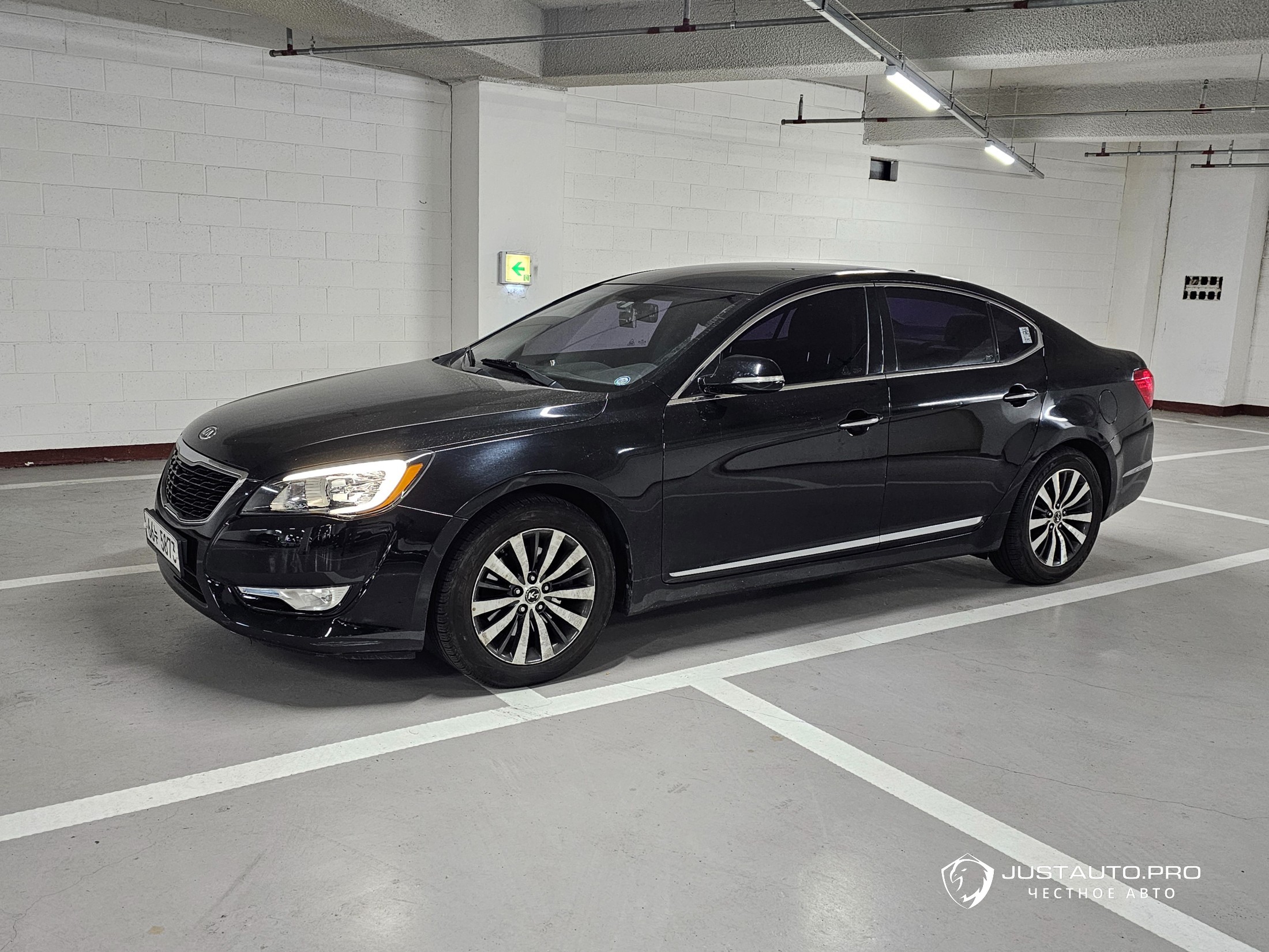 Автомобиль Kia K7