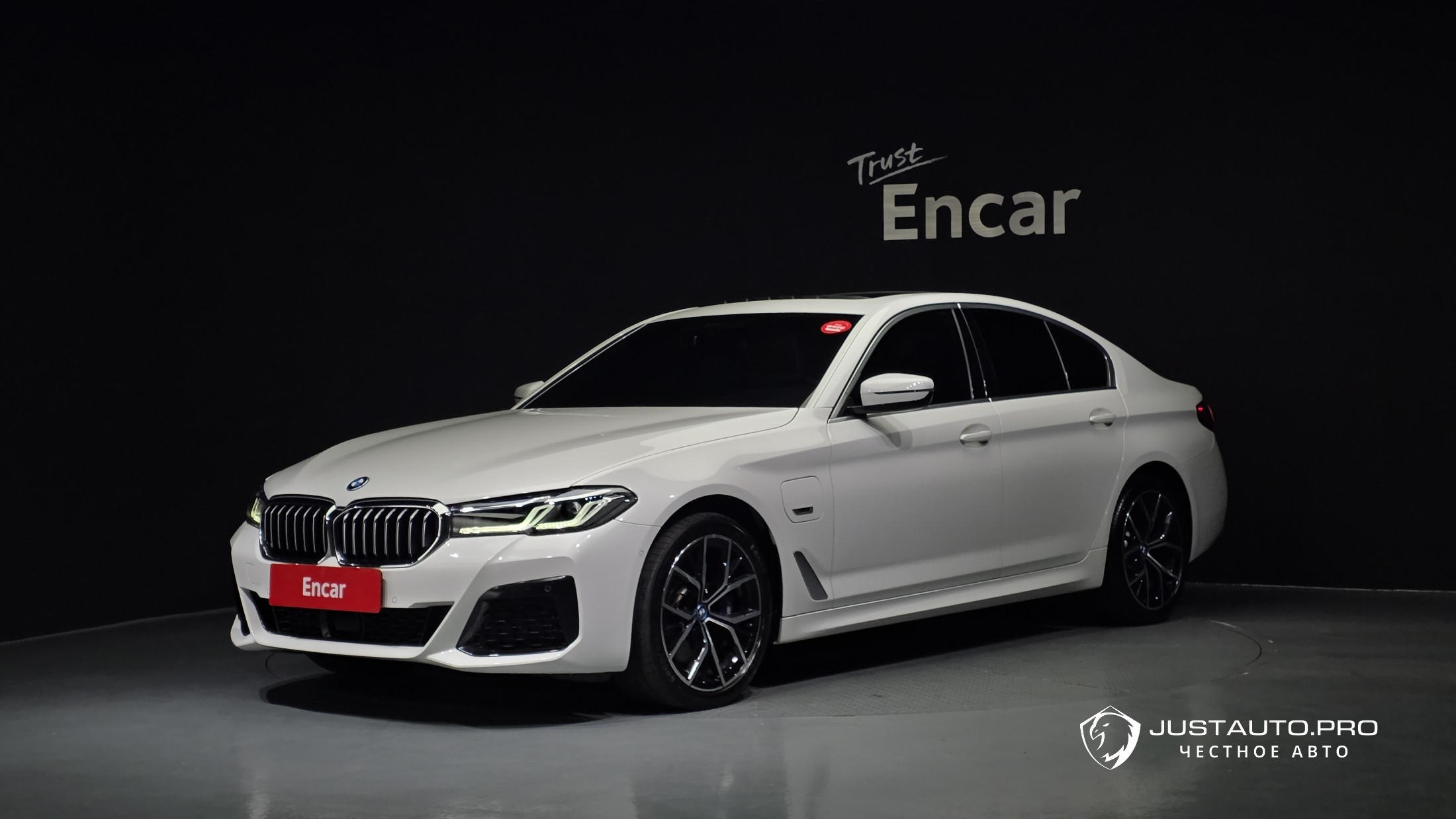 Автомобиль BMW 5-Series