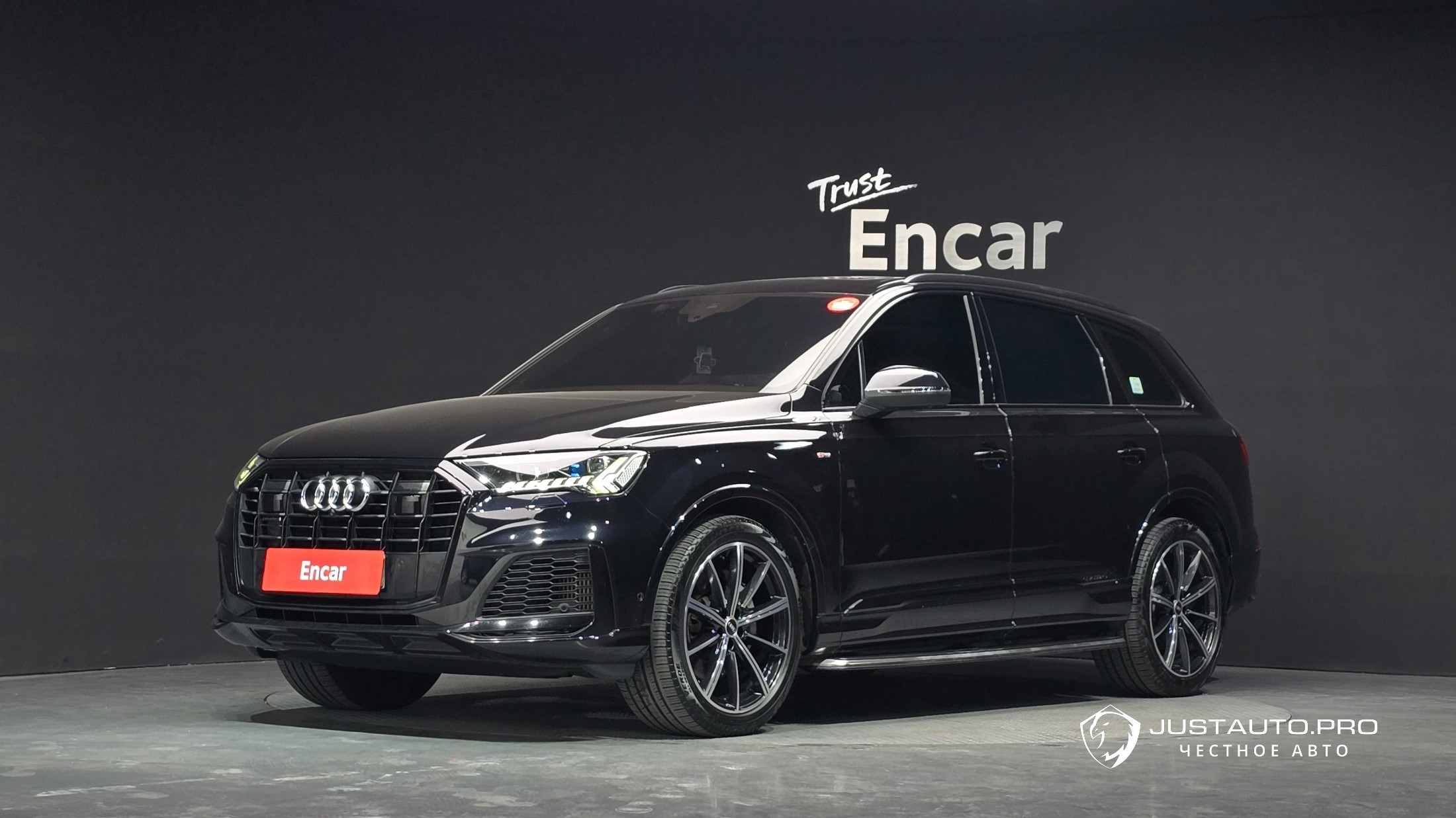 Автомобиль Audi Q7