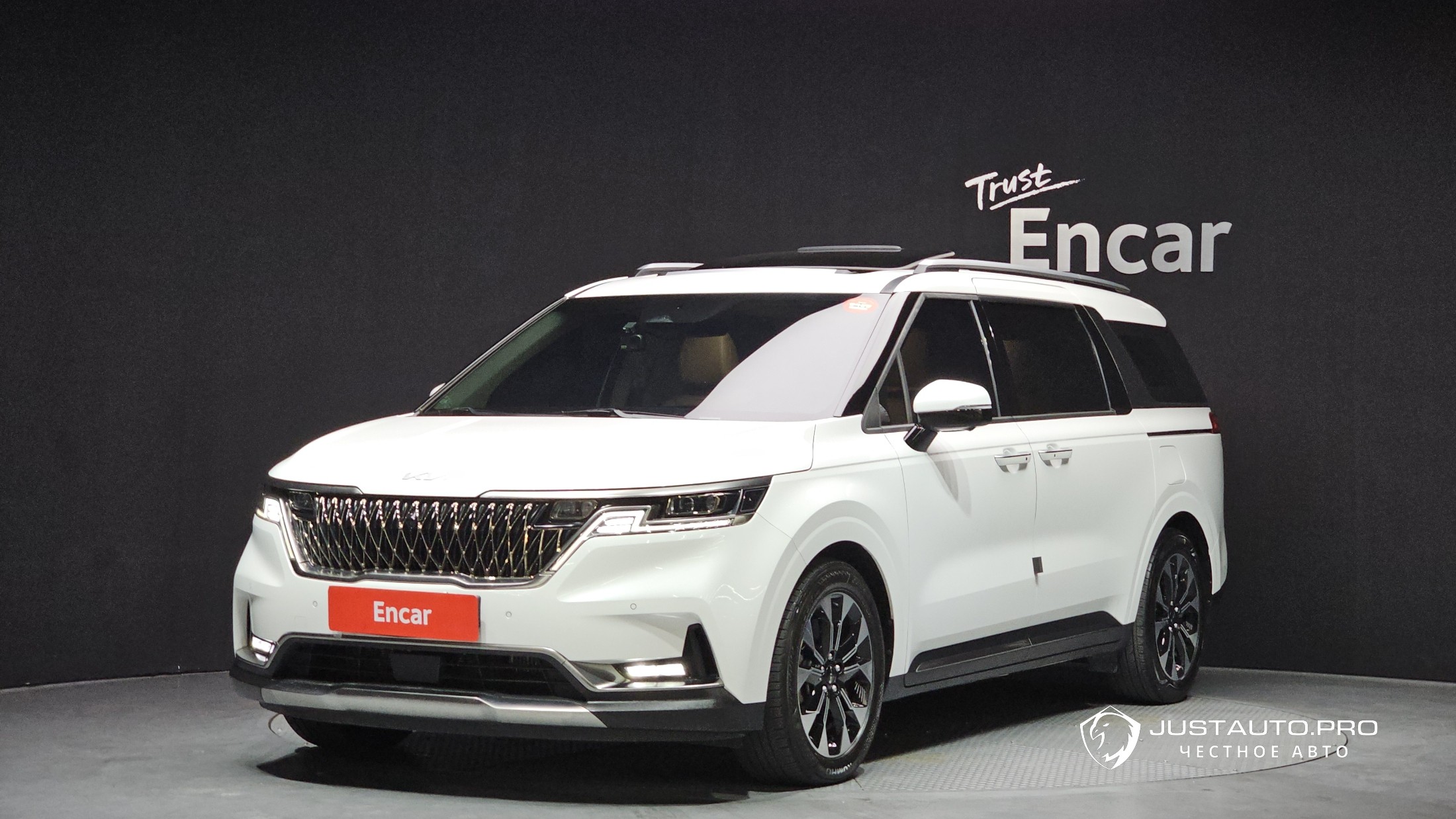 Автомобиль Kia Canival