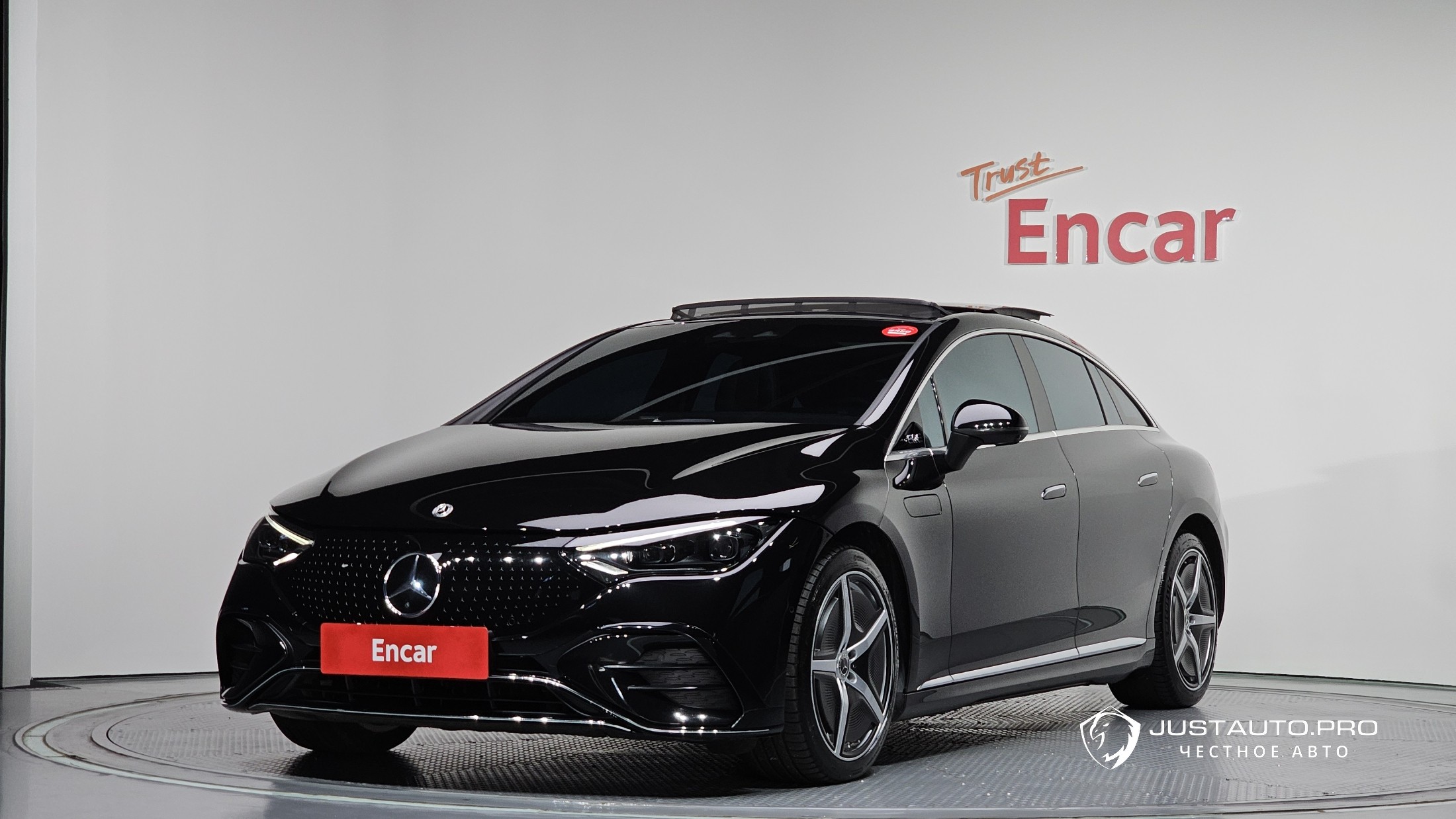 Автомобиль Mercedes-Benz EQE