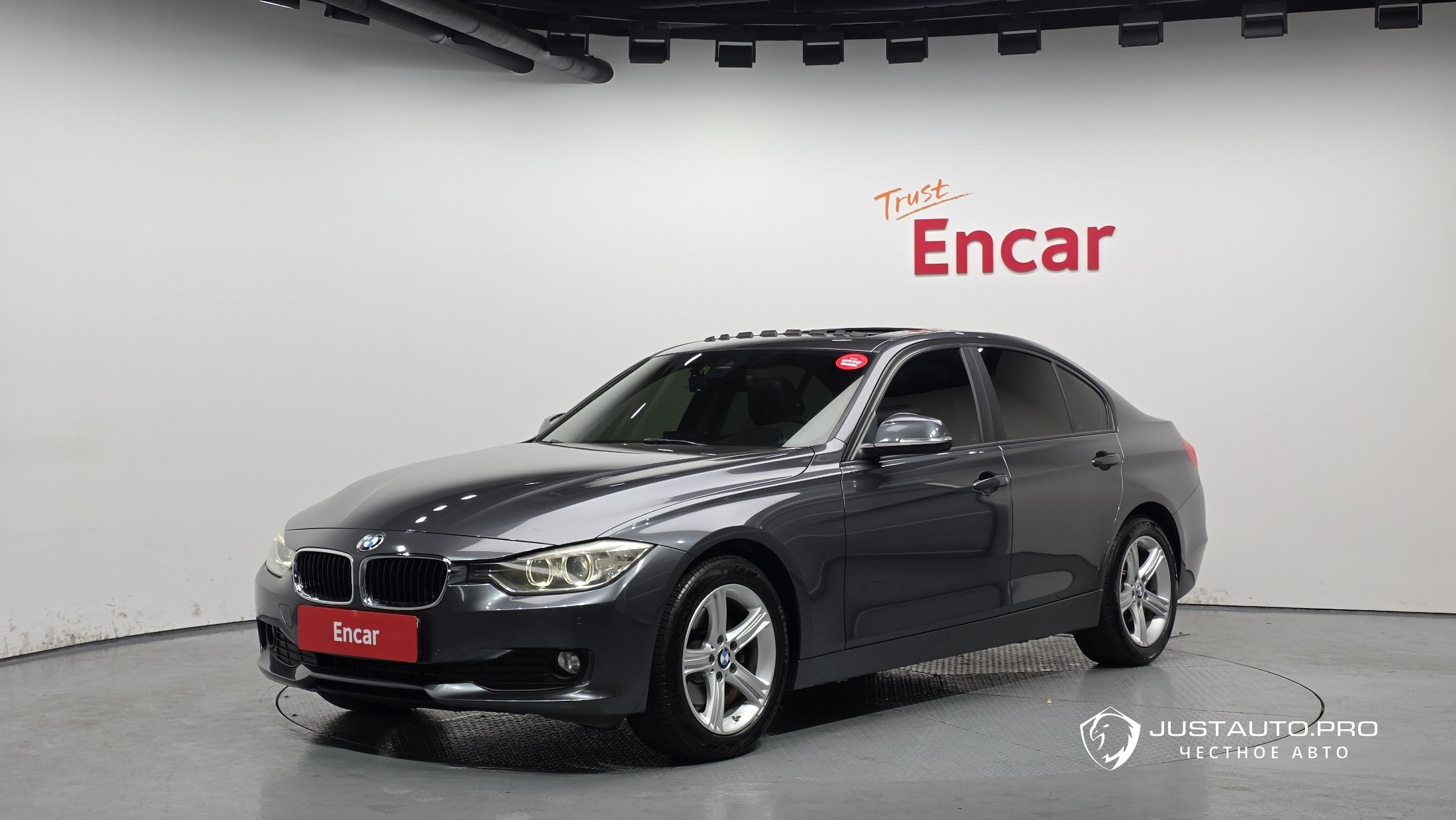 Автомобиль BMW 3-Series