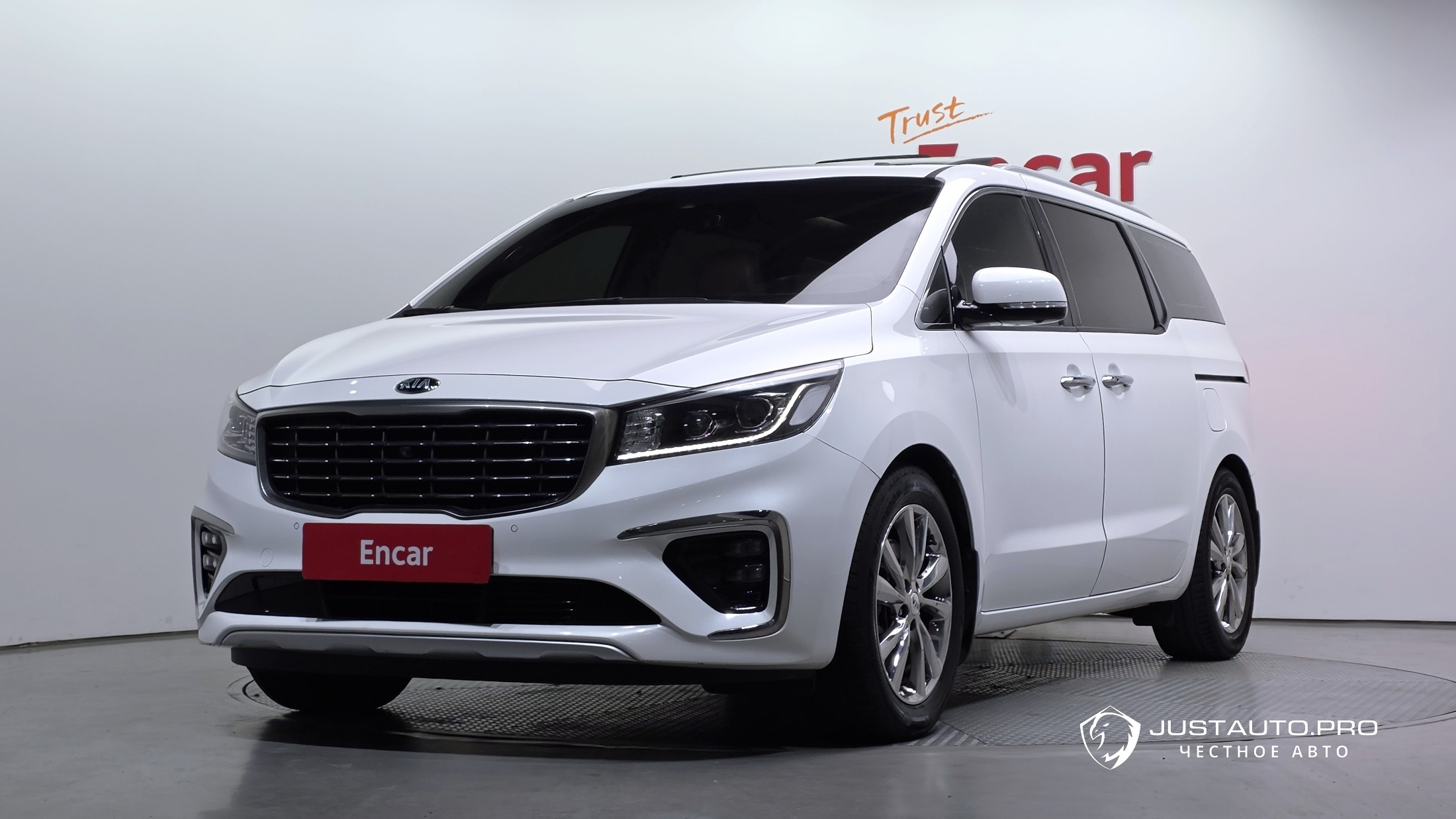 Автомобиль Kia Canival