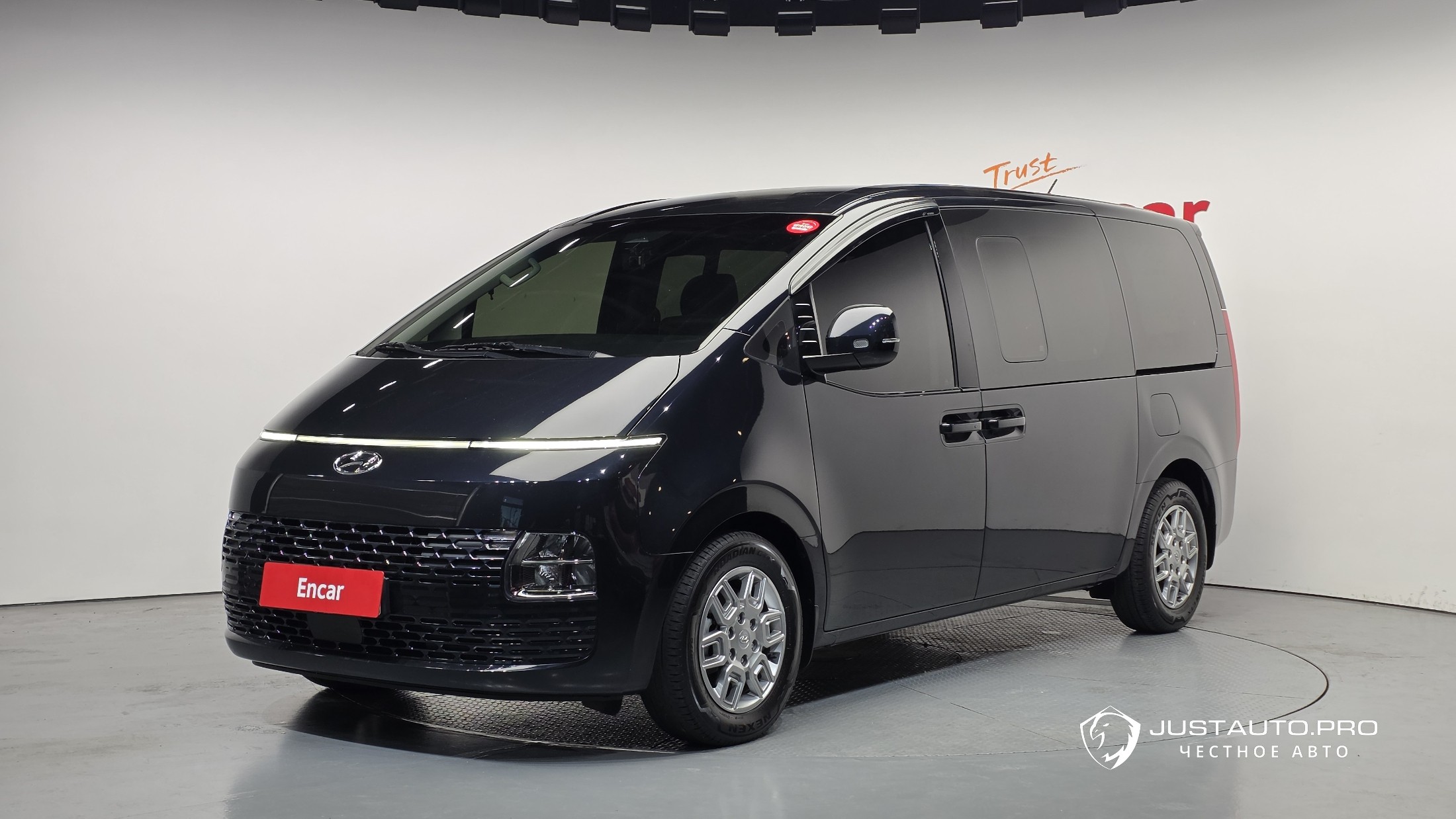 Автомобиль Hyundai Staria