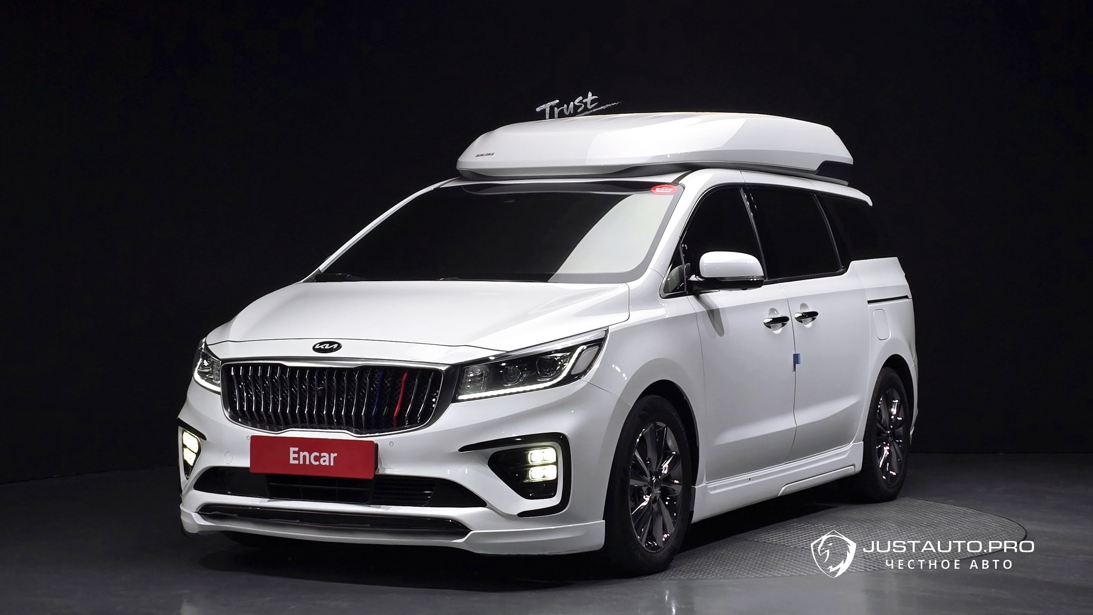 Автомобиль Kia Canival