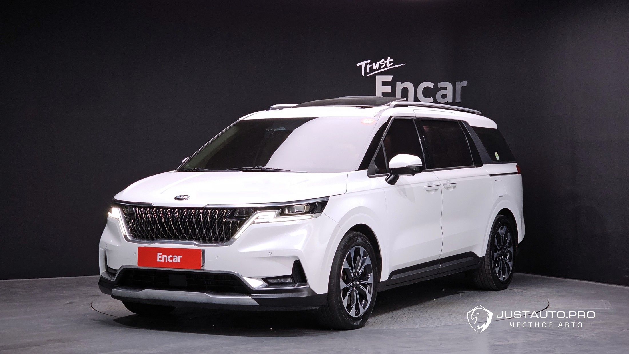 Автомобиль Kia Canival