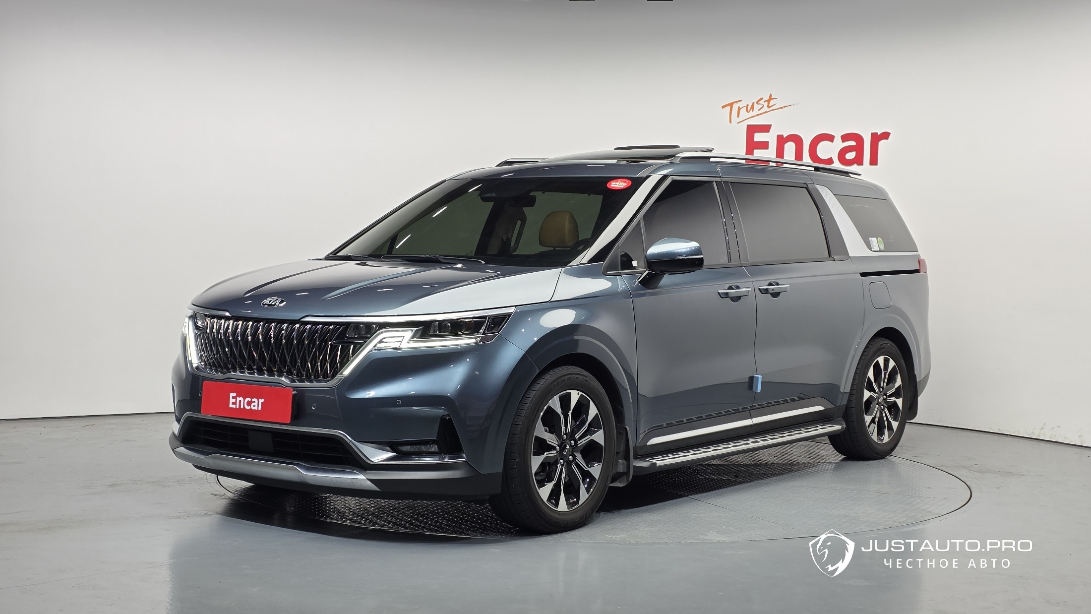 Автомобиль Kia Canival