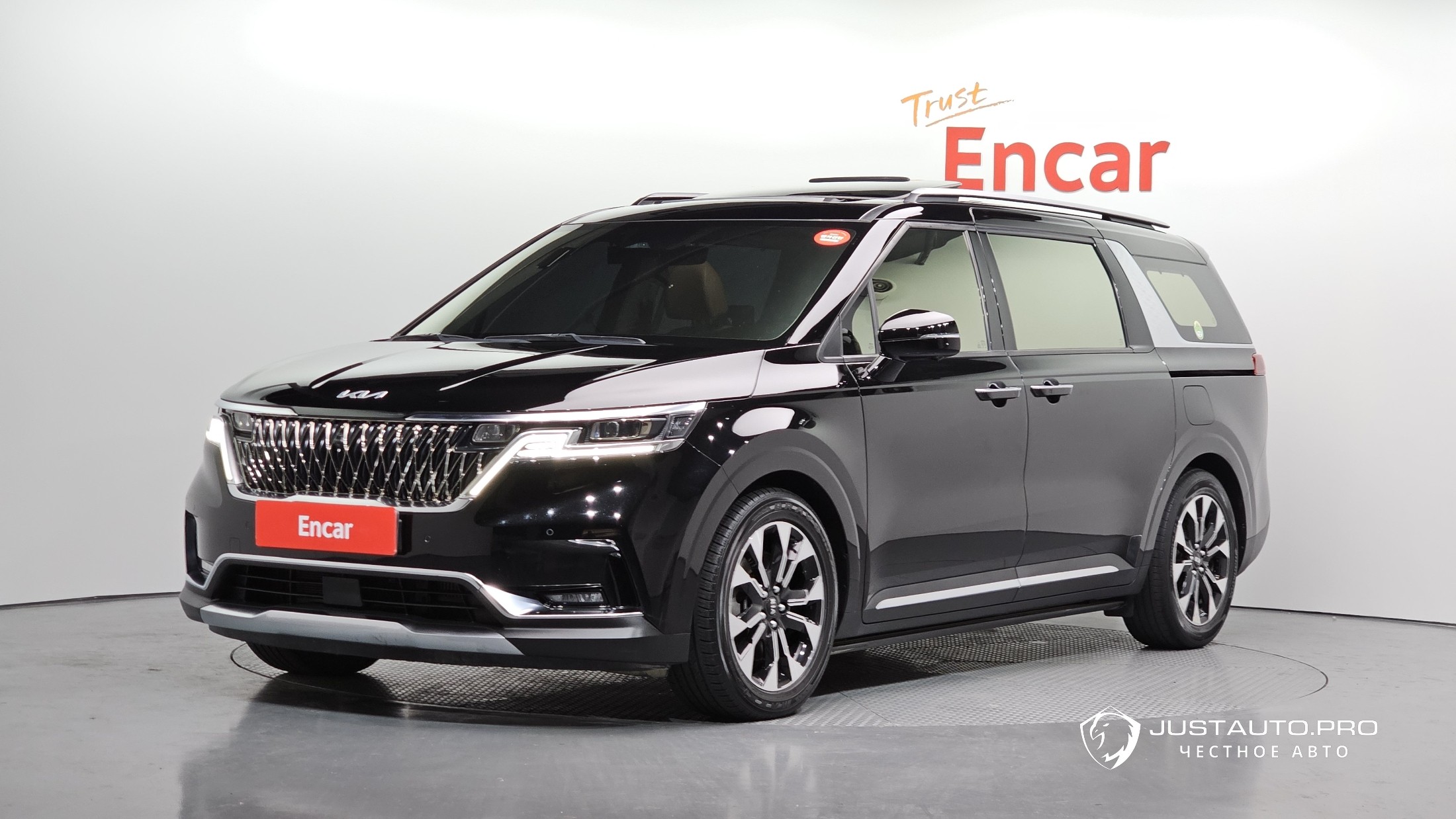Автомобиль Kia Canival
