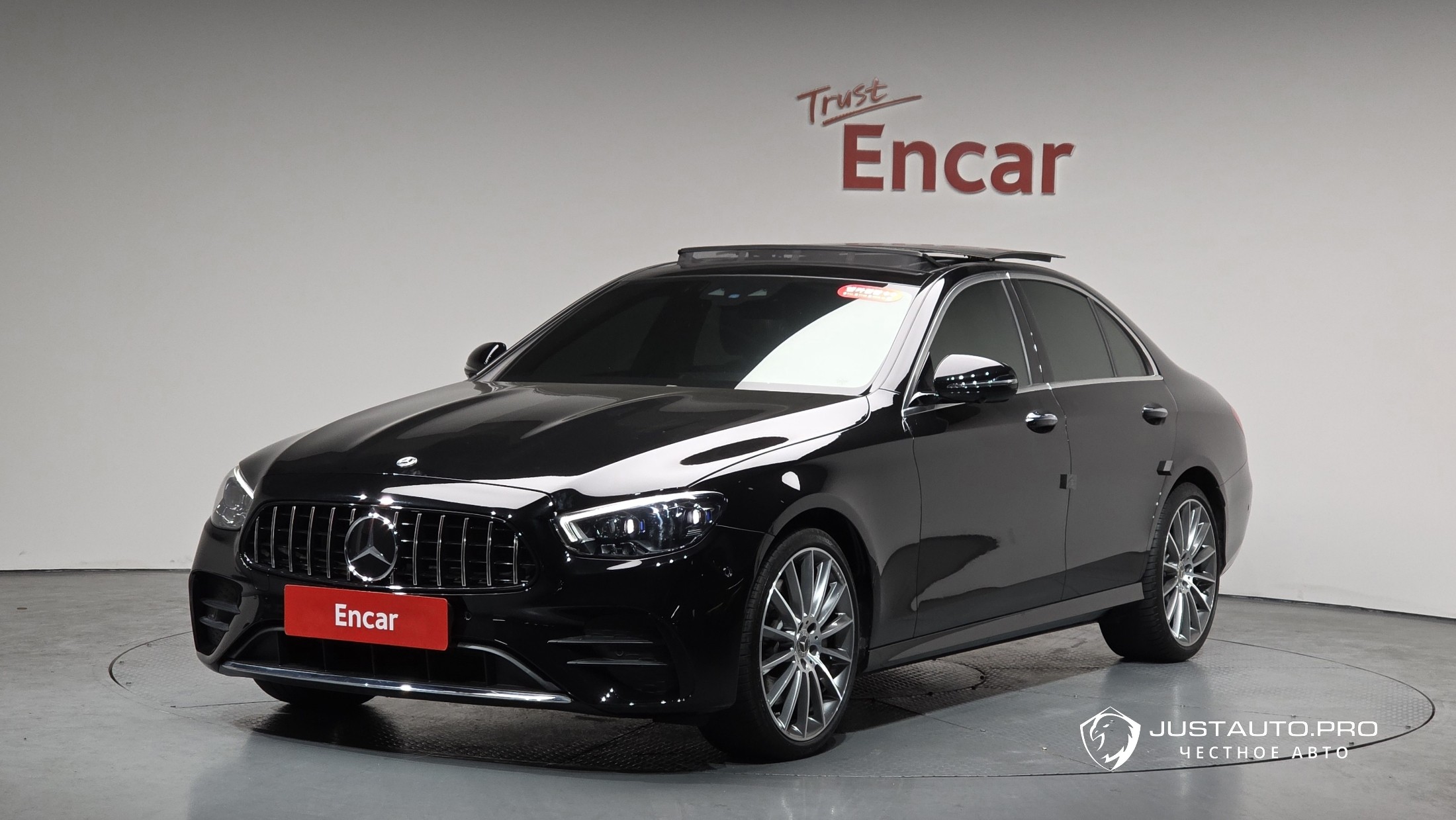 Автомобиль Mercedes-Benz E-Class