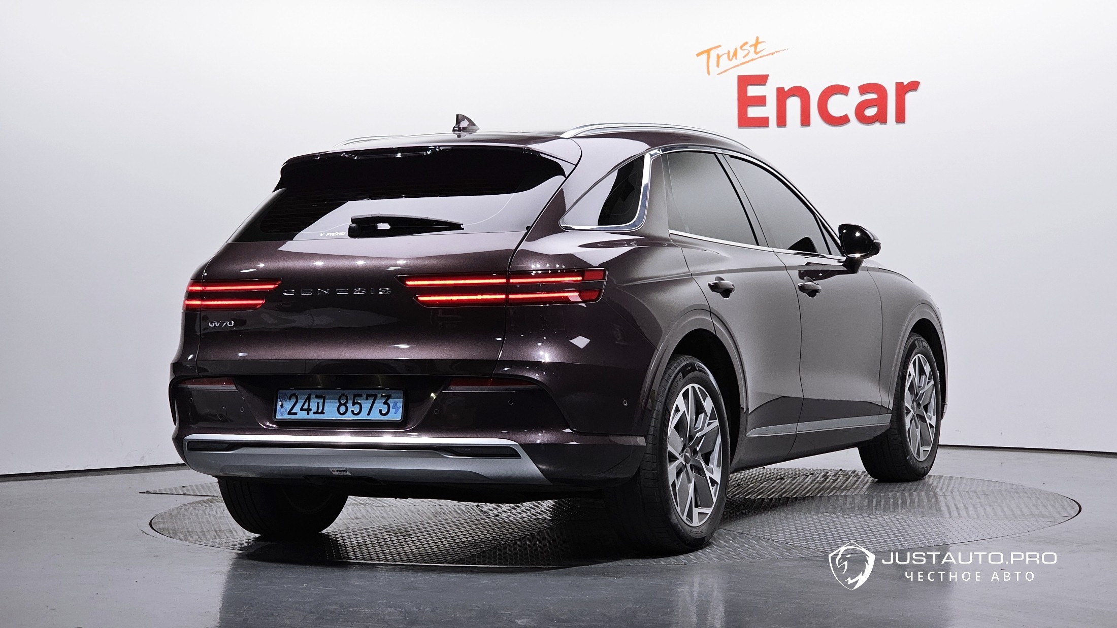 Автомобиль Genesis GV70
