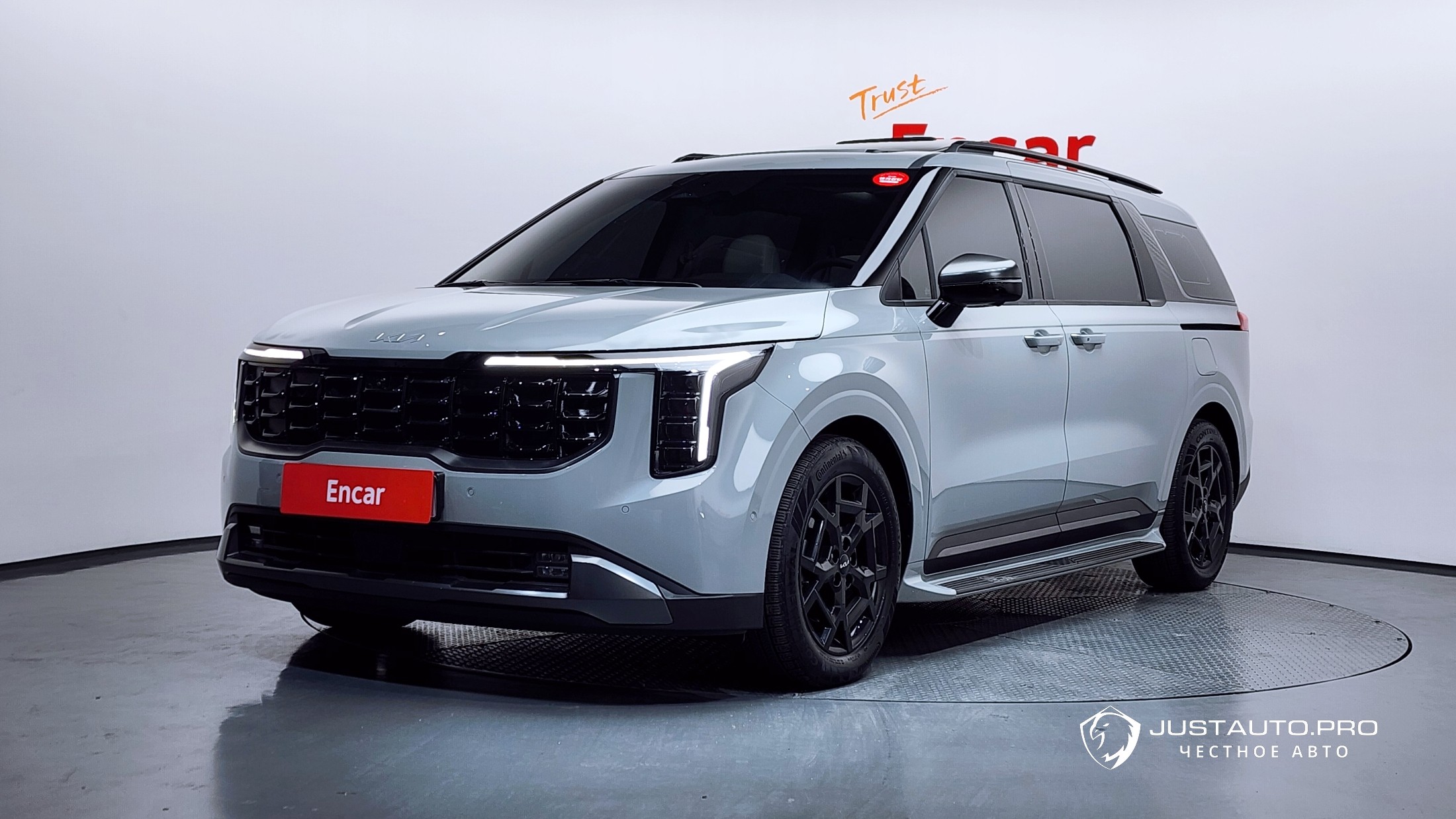 Автомобиль Kia Canival