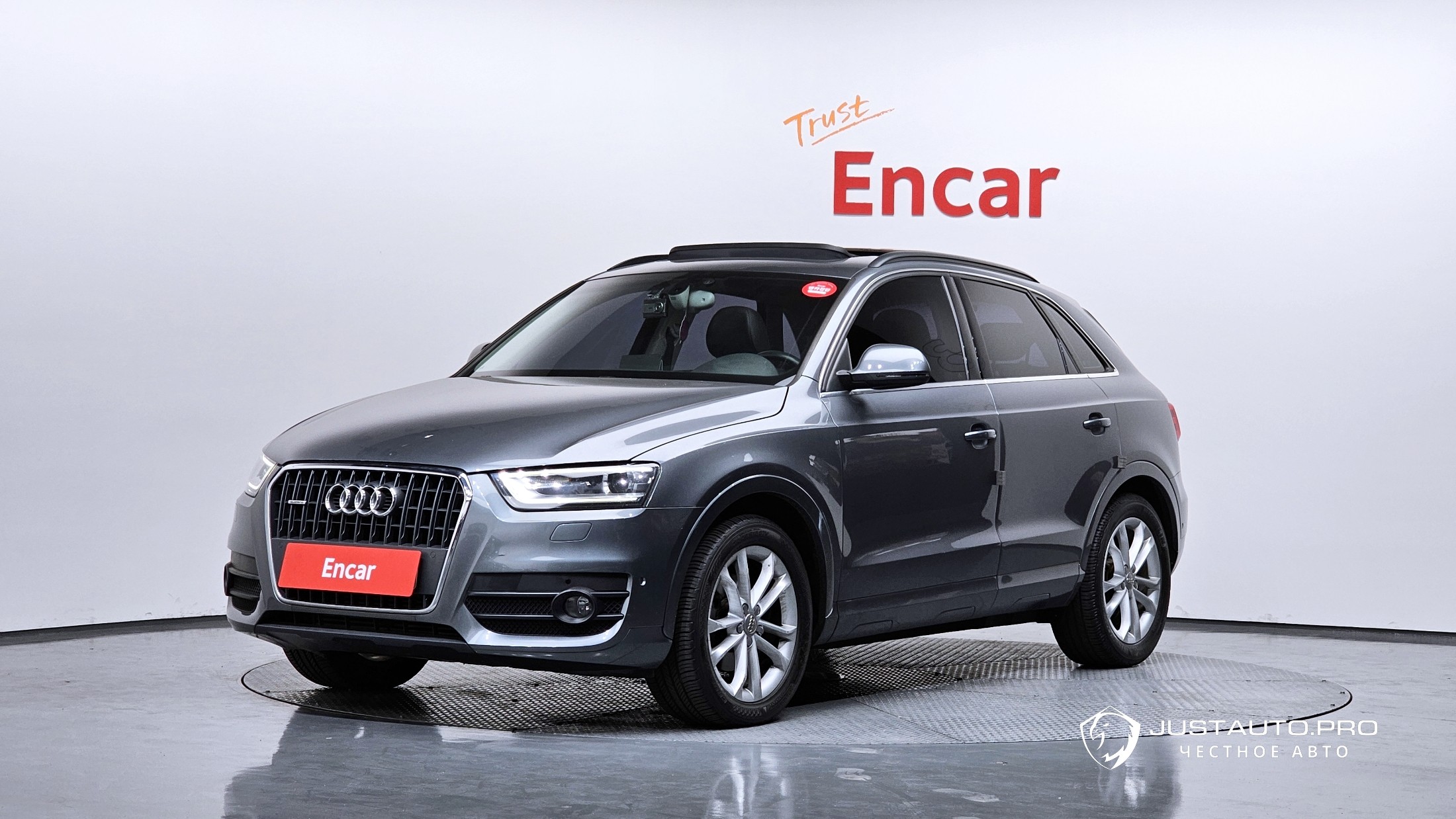 Автомобиль Audi Q3