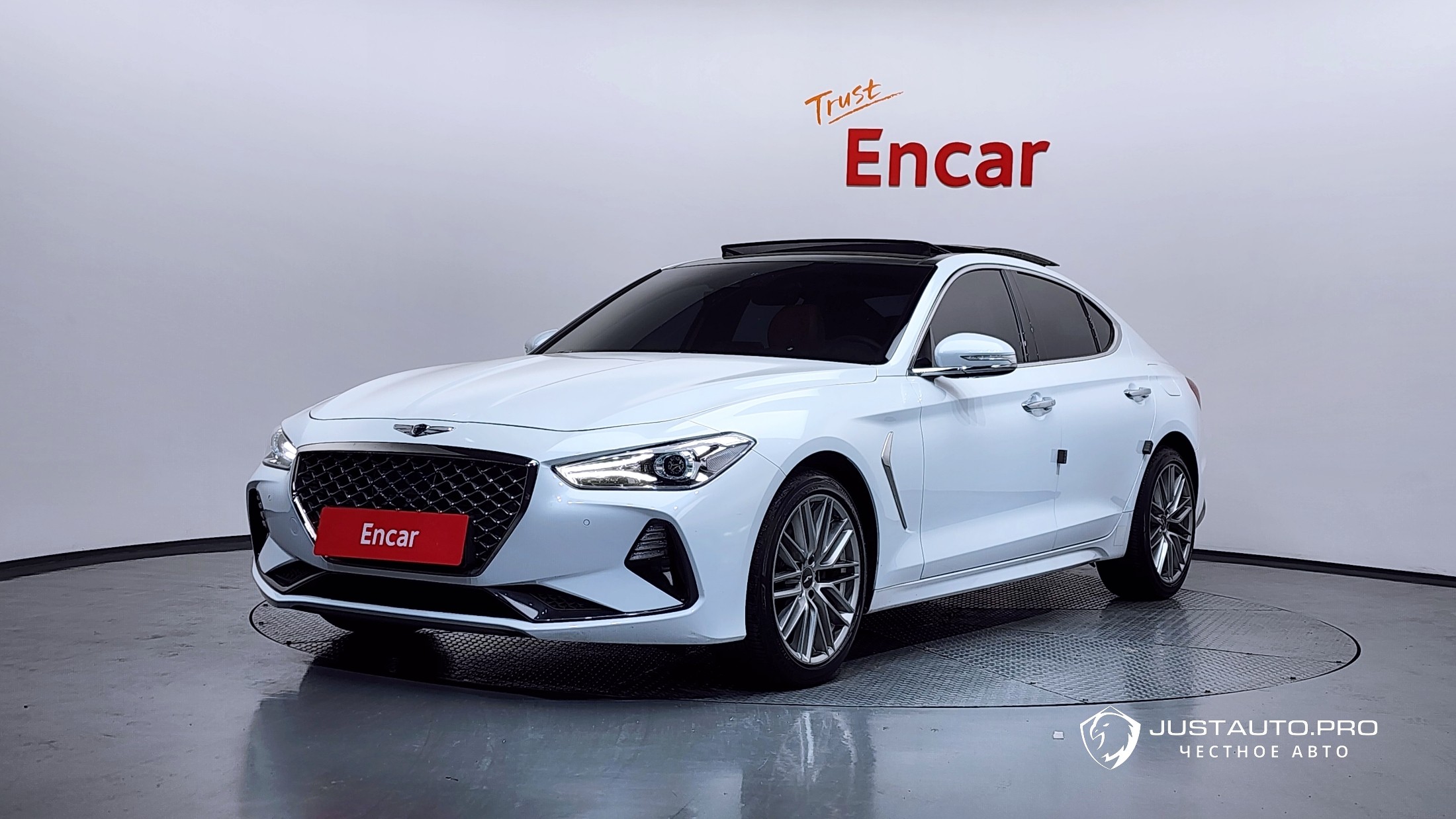 Автомобиль Genesis G70