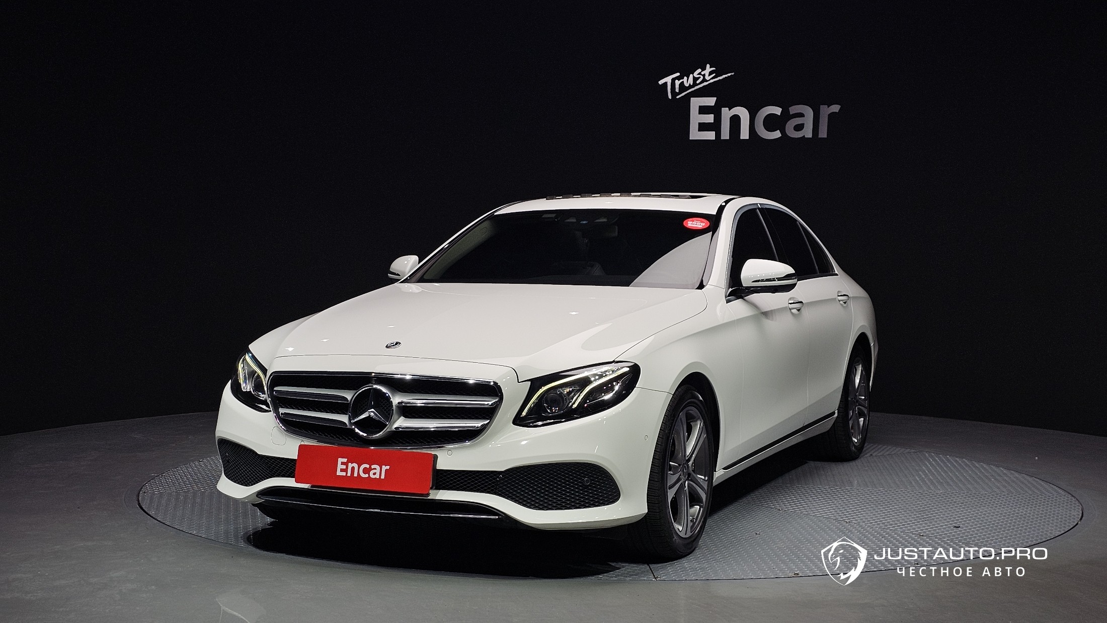 Автомобиль Mercedes-Benz E-Class