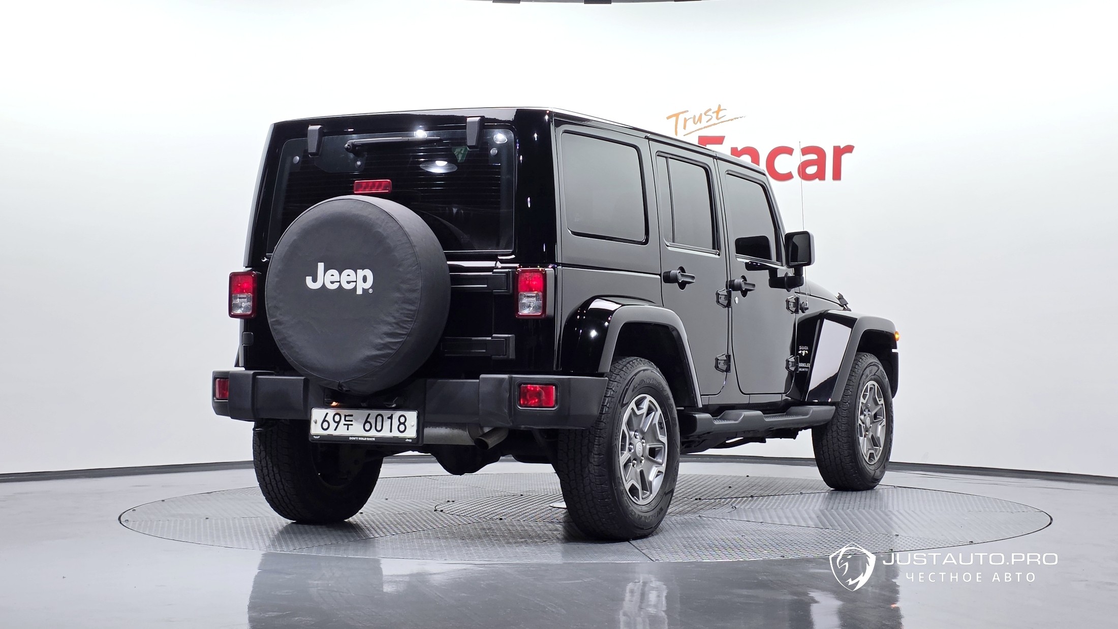 Автомобиль Jeep Wrangler