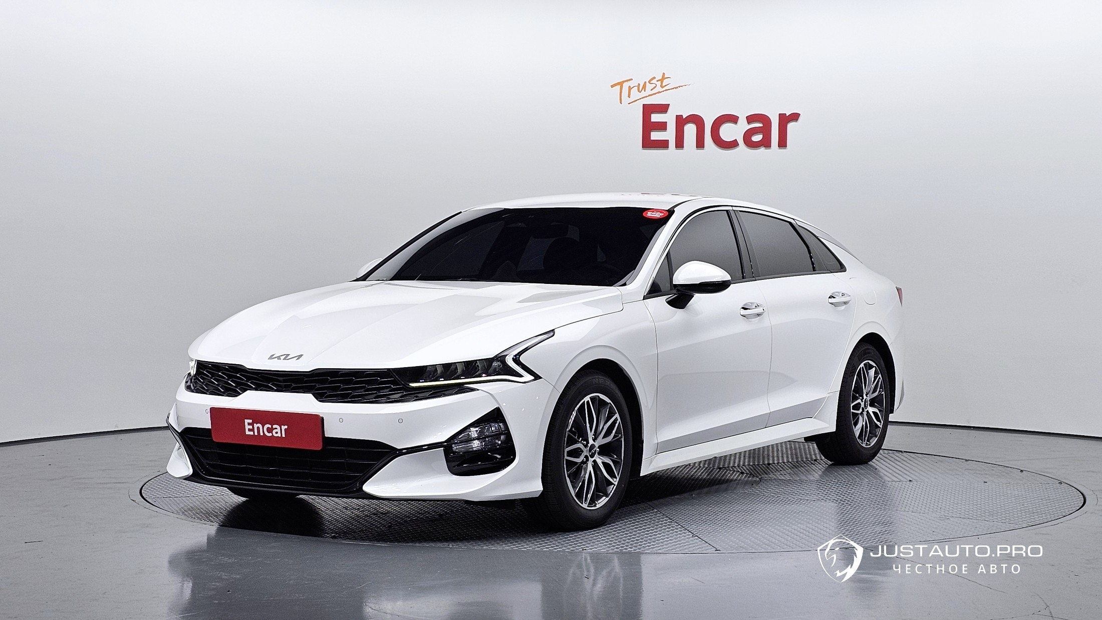 Автомобиль Kia K5
