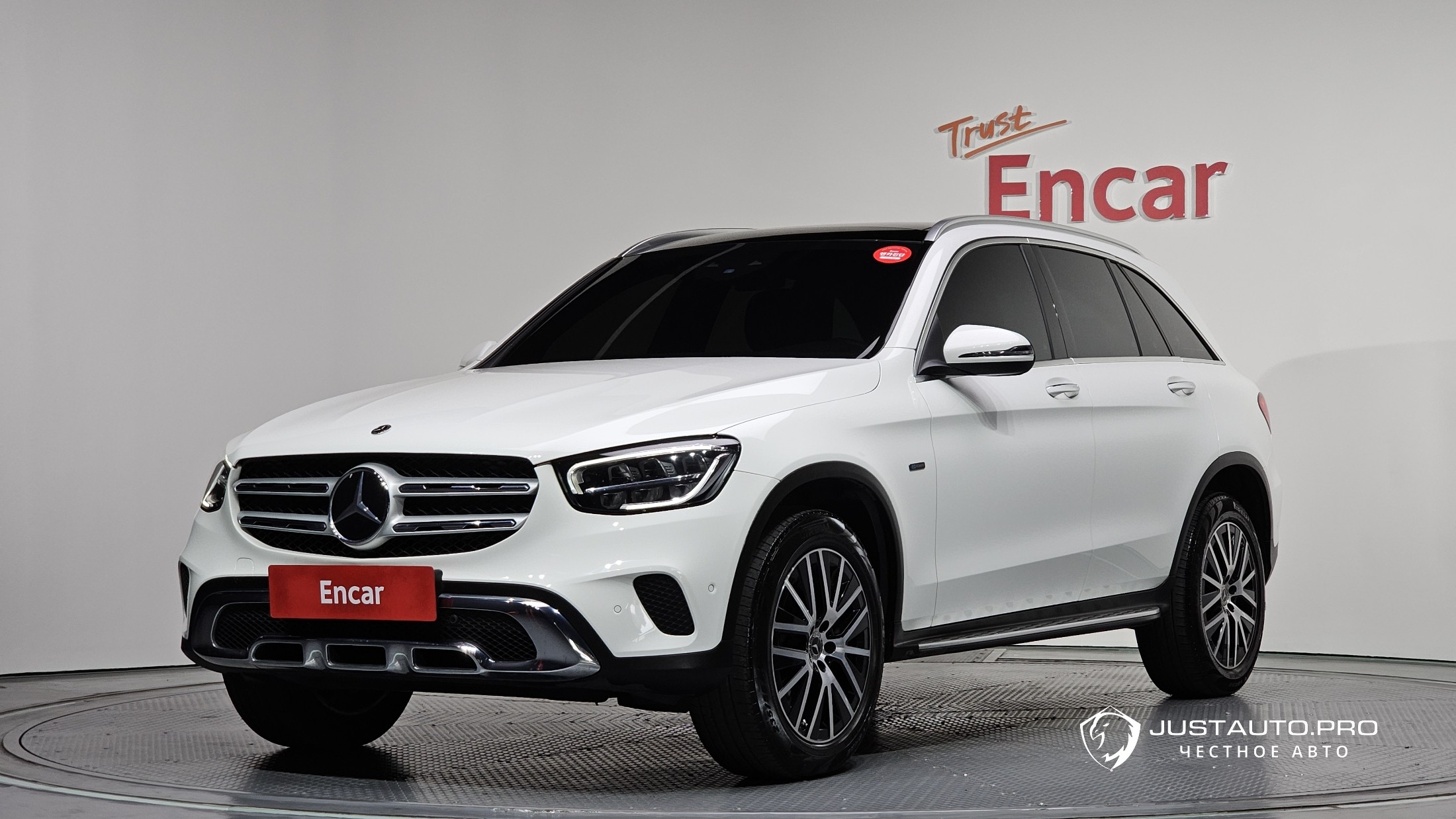 Автомобиль Mercedes-Benz GLC-Class
