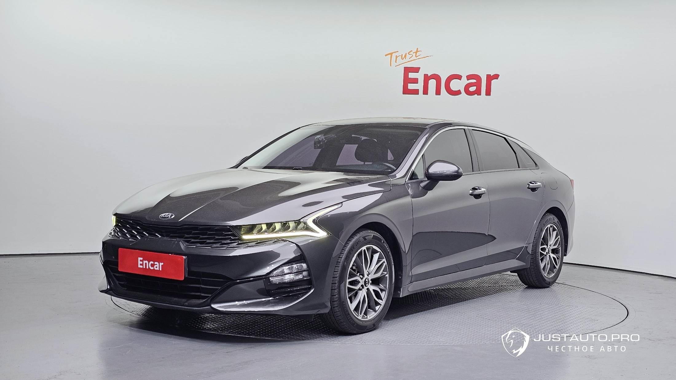 Автомобиль Kia K5