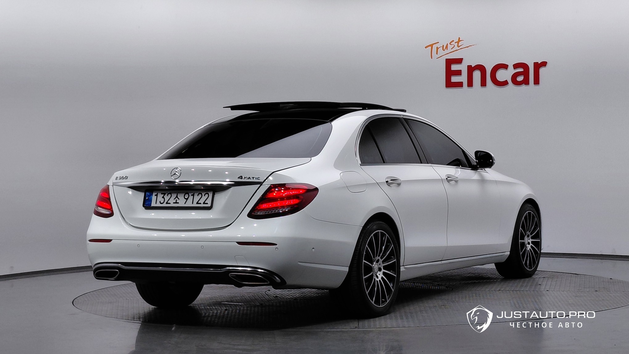 Автомобиль Mercedes-Benz E-Class