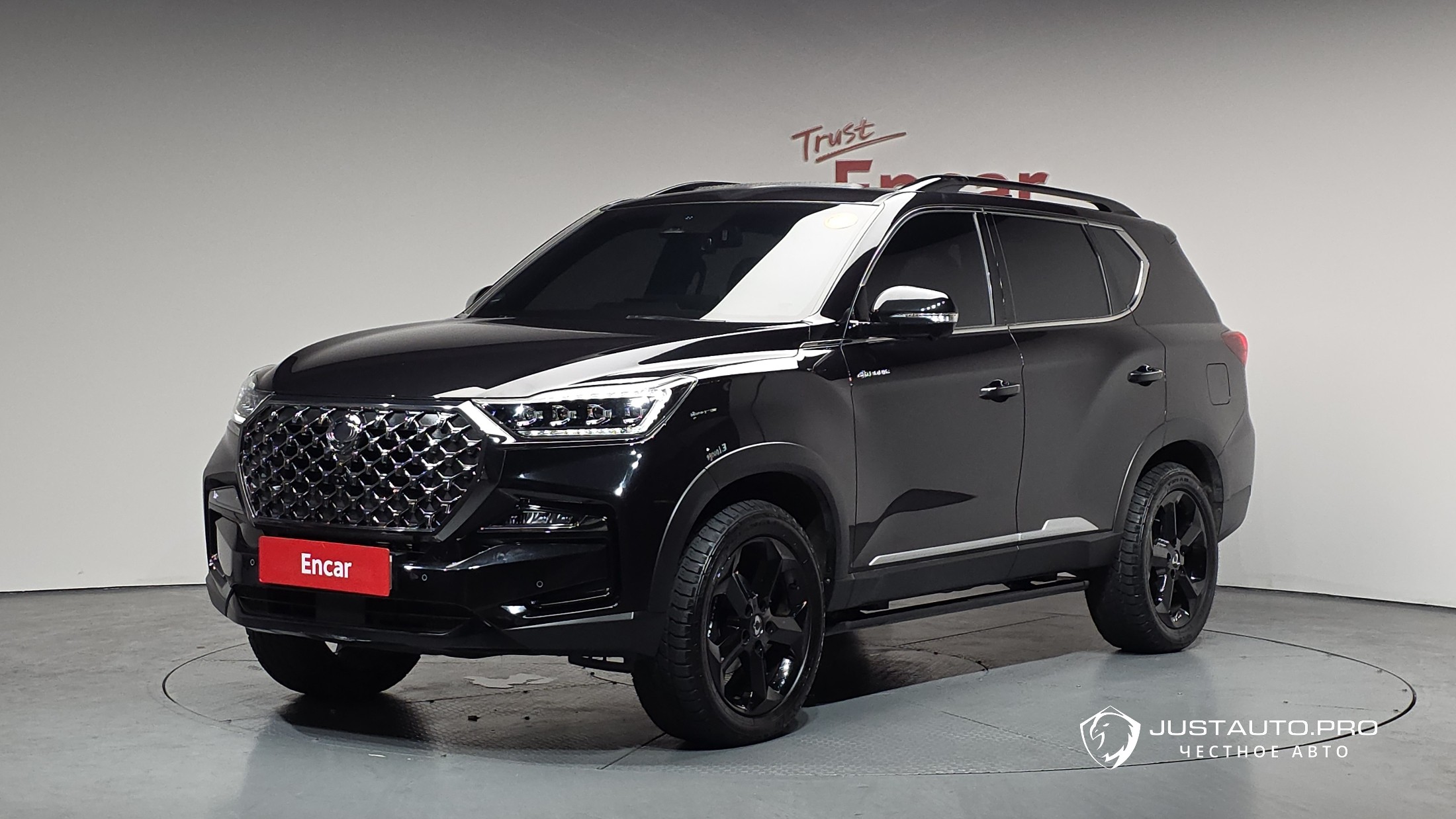 Автомобиль KG_Mobility_Ssangyong Rexton