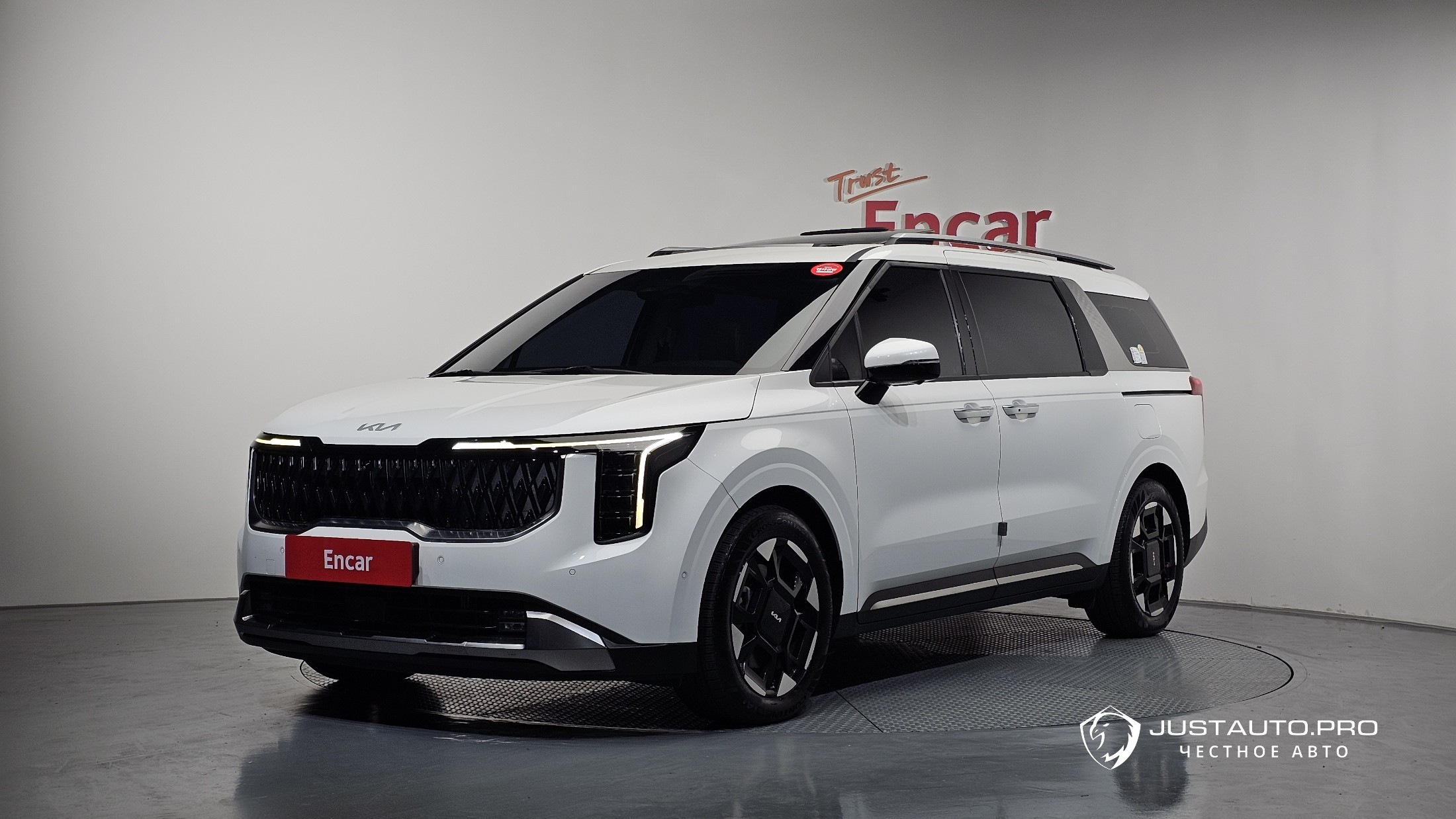Автомобиль Kia Canival