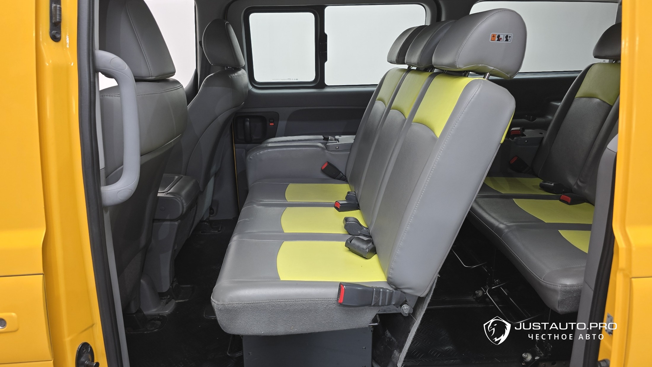 Автомобиль Hyundai Starex