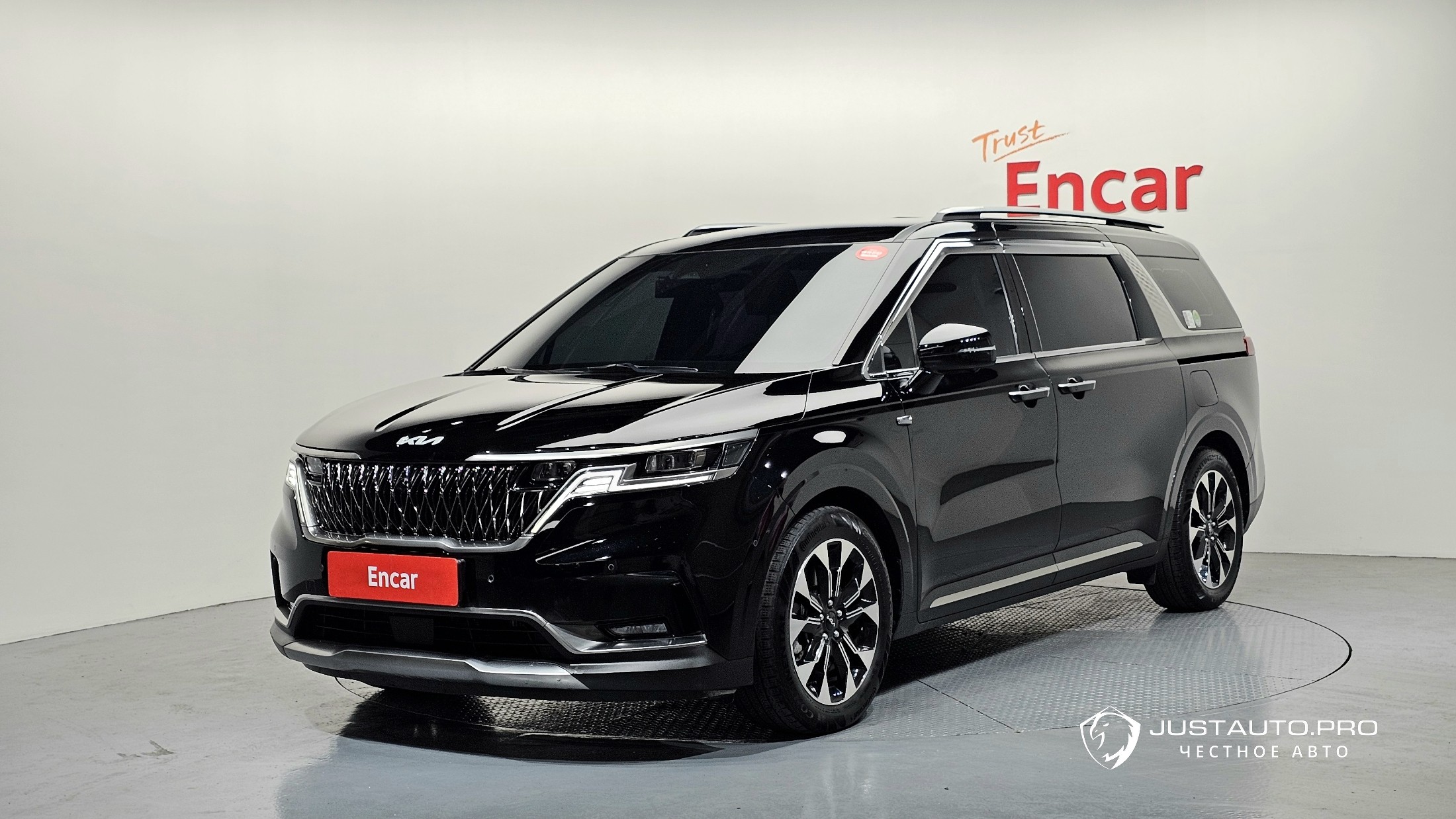 Автомобиль Kia Canival