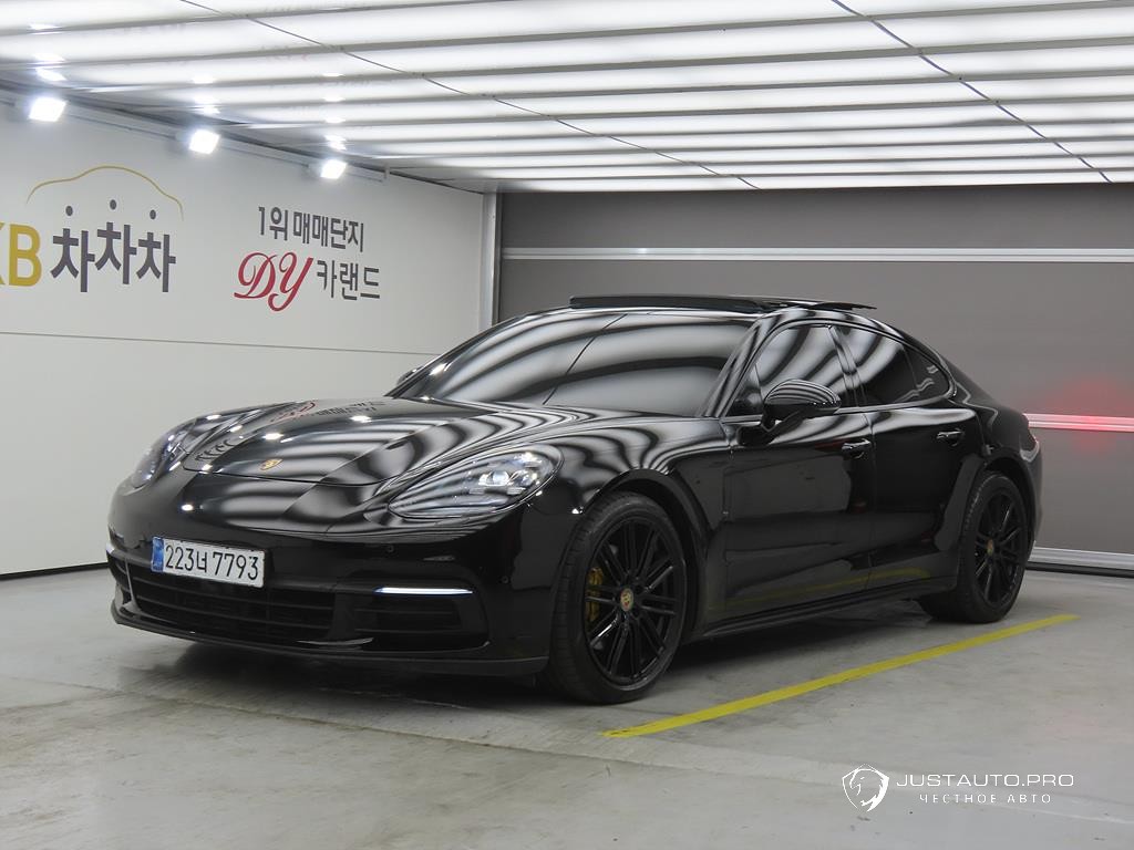 Автомобиль Porsche Panamera