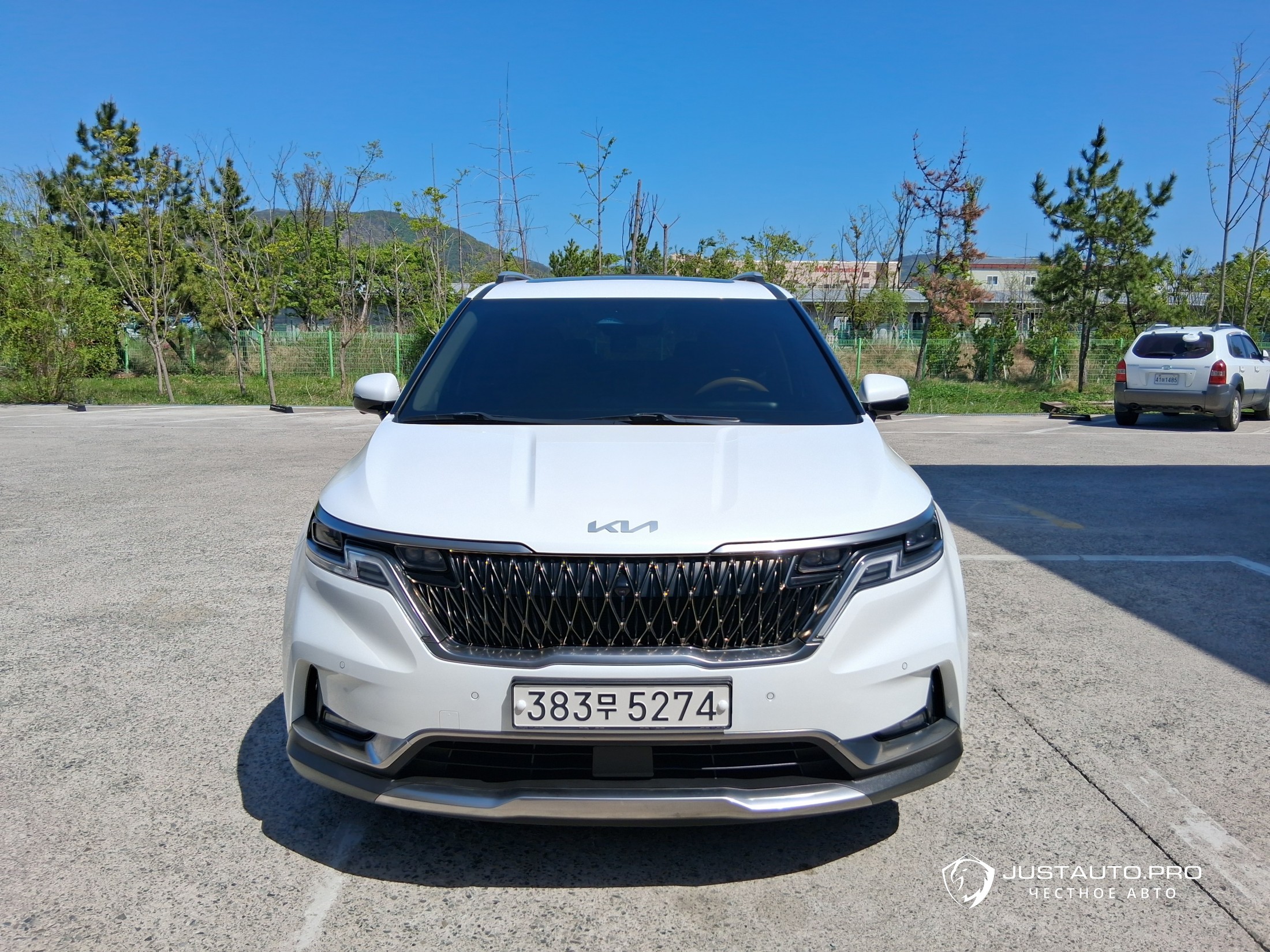Автомобиль Kia Canival