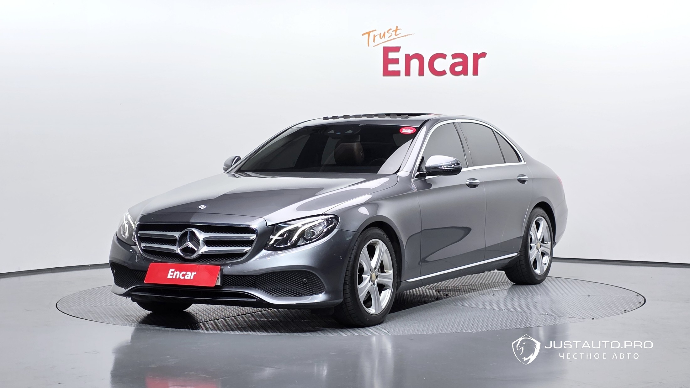 Автомобиль Mercedes-Benz E-Class