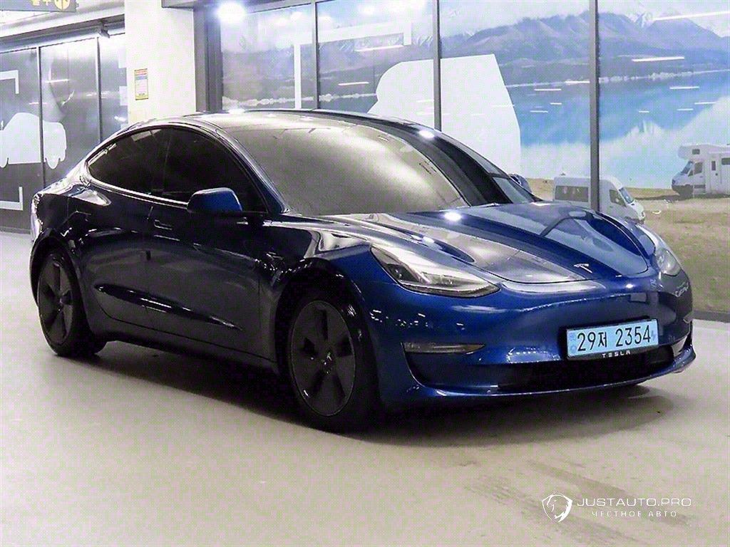 Автомобиль Tesla Model 3
