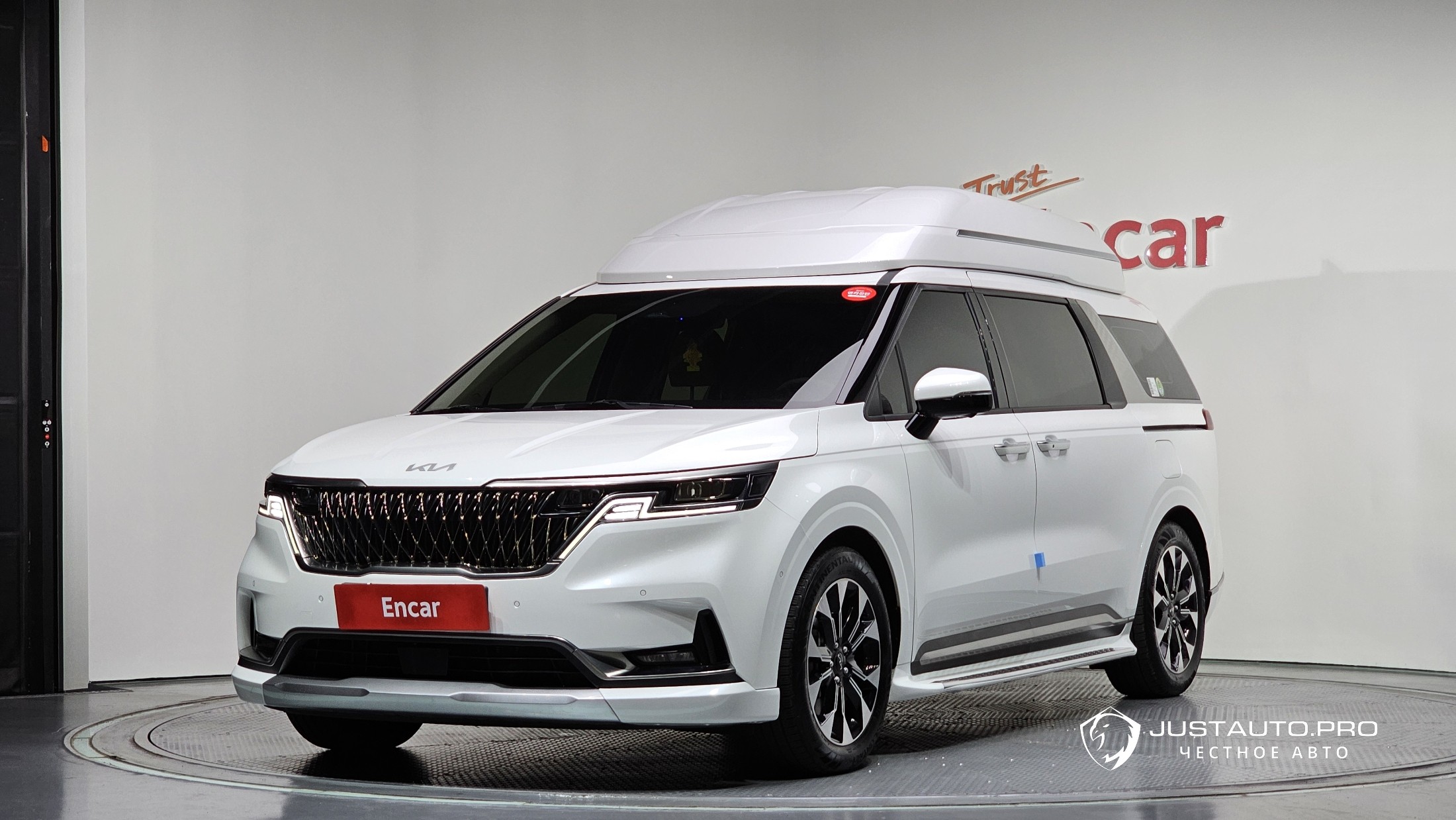 Автомобиль Kia Canival