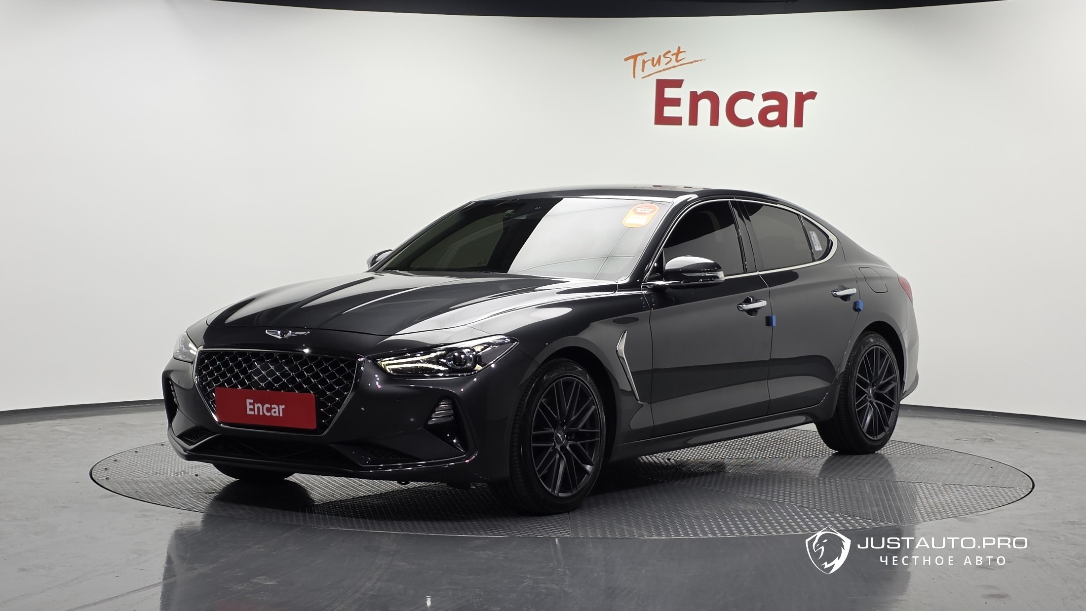 Автомобиль Genesis G70