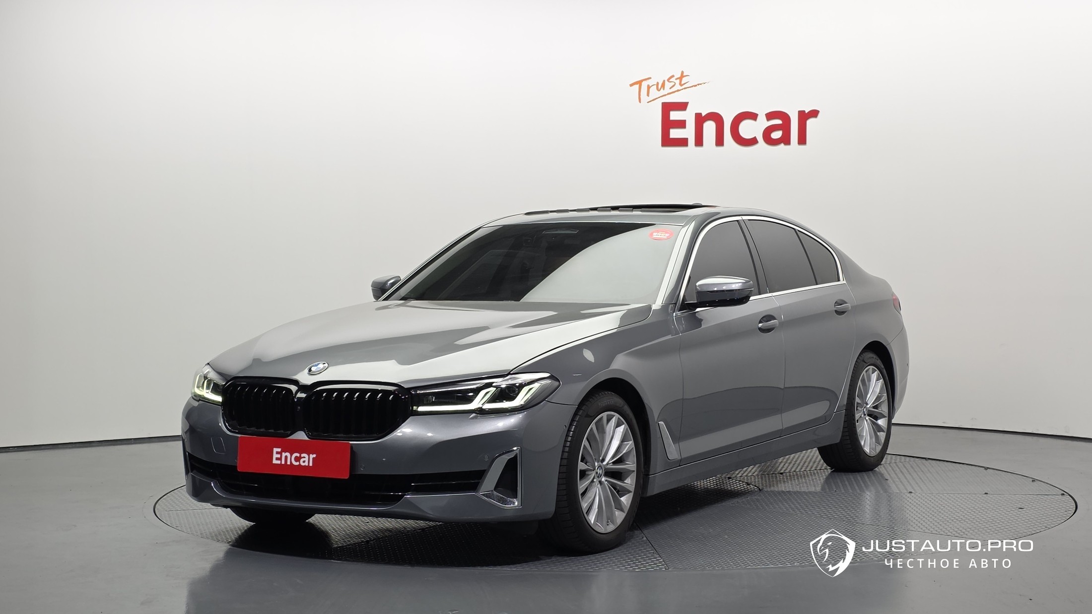 Автомобиль BMW 5-Series