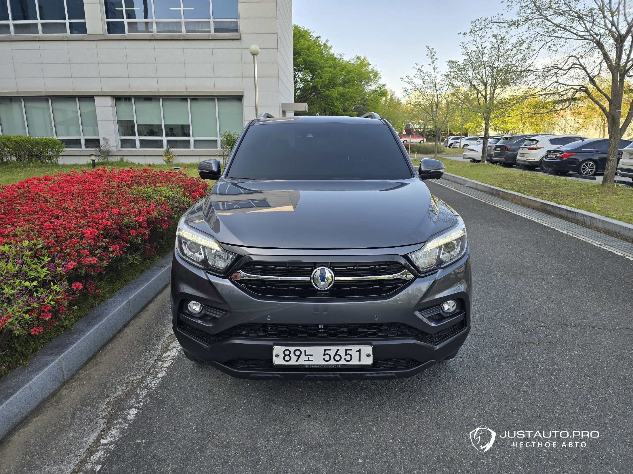 Автомобиль KG_Mobility_Ssangyong Rexton