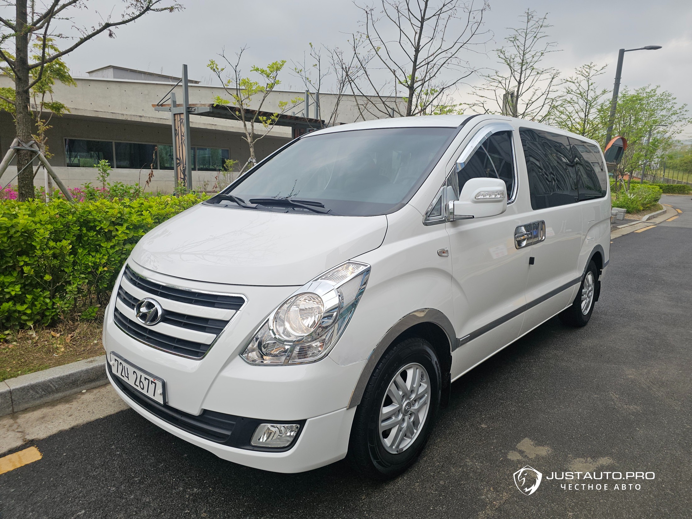 Автомобиль Hyundai Starex