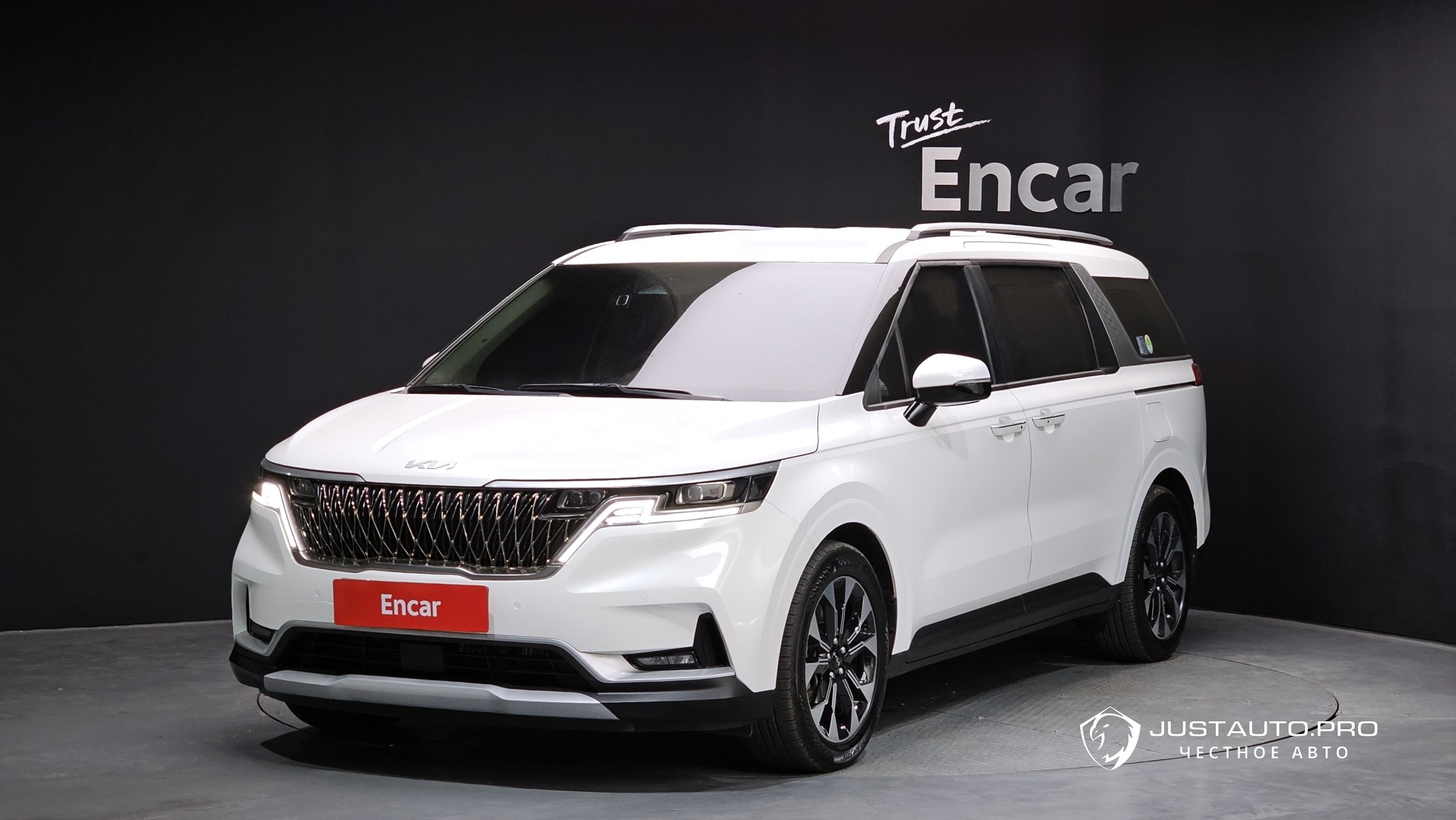 Автомобиль Kia Canival