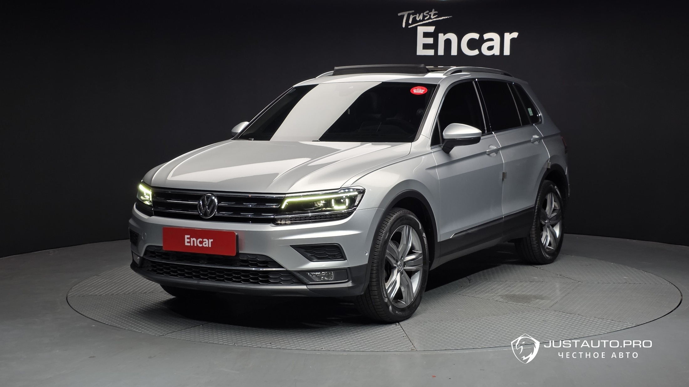 Автомобиль Volkswagen Tiguan