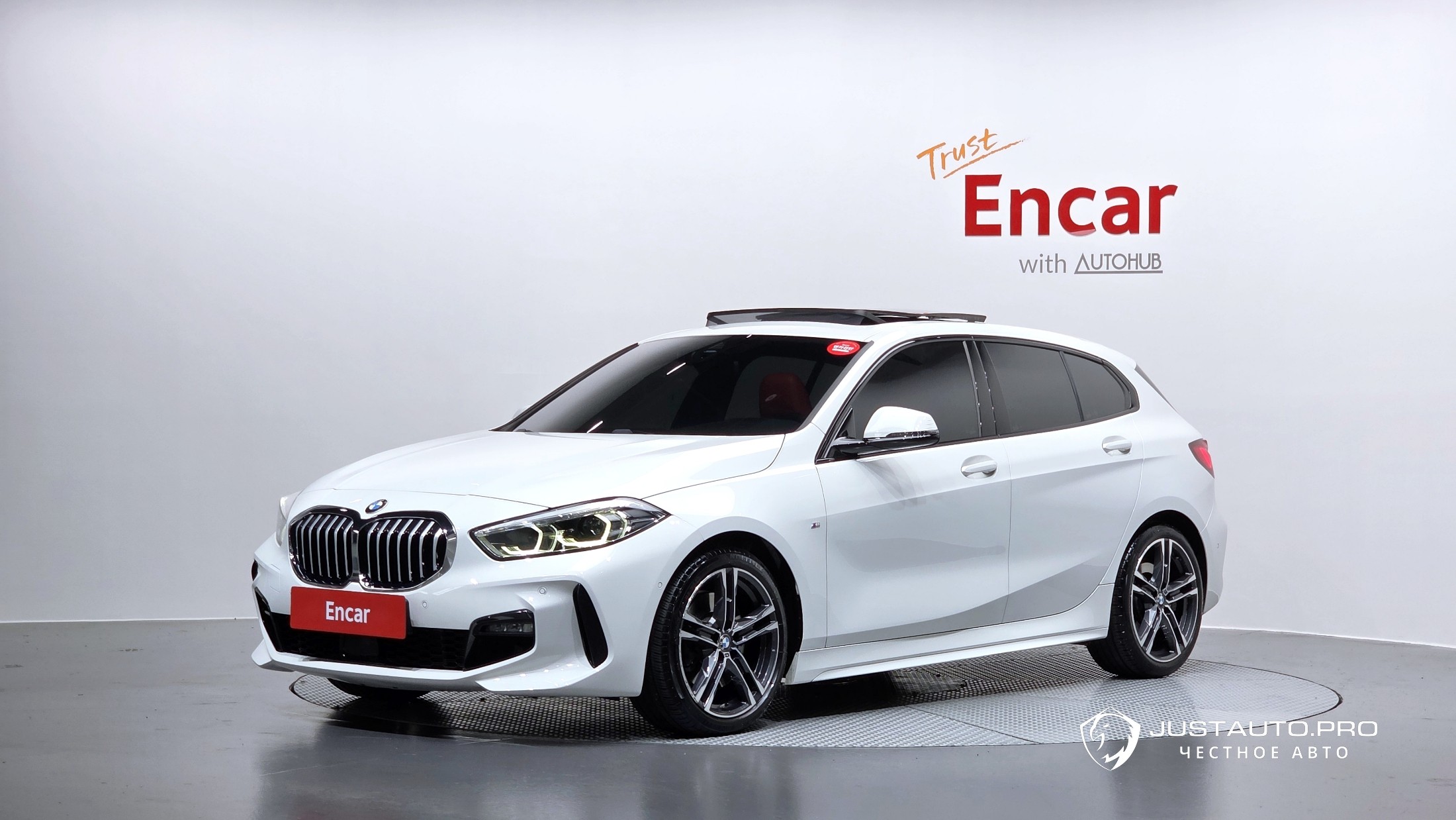 Автомобиль BMW 1-Series