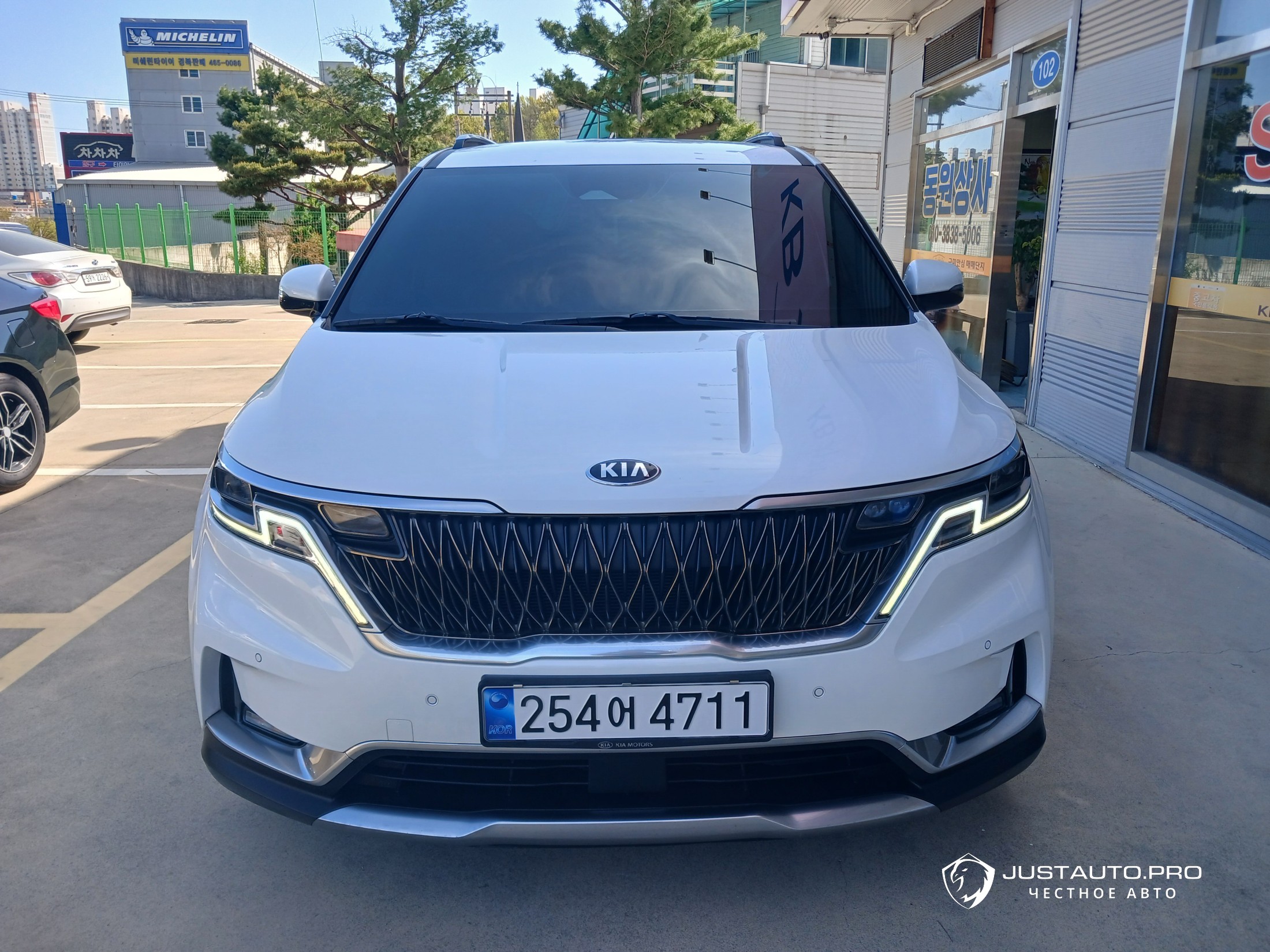 Автомобиль Kia Canival